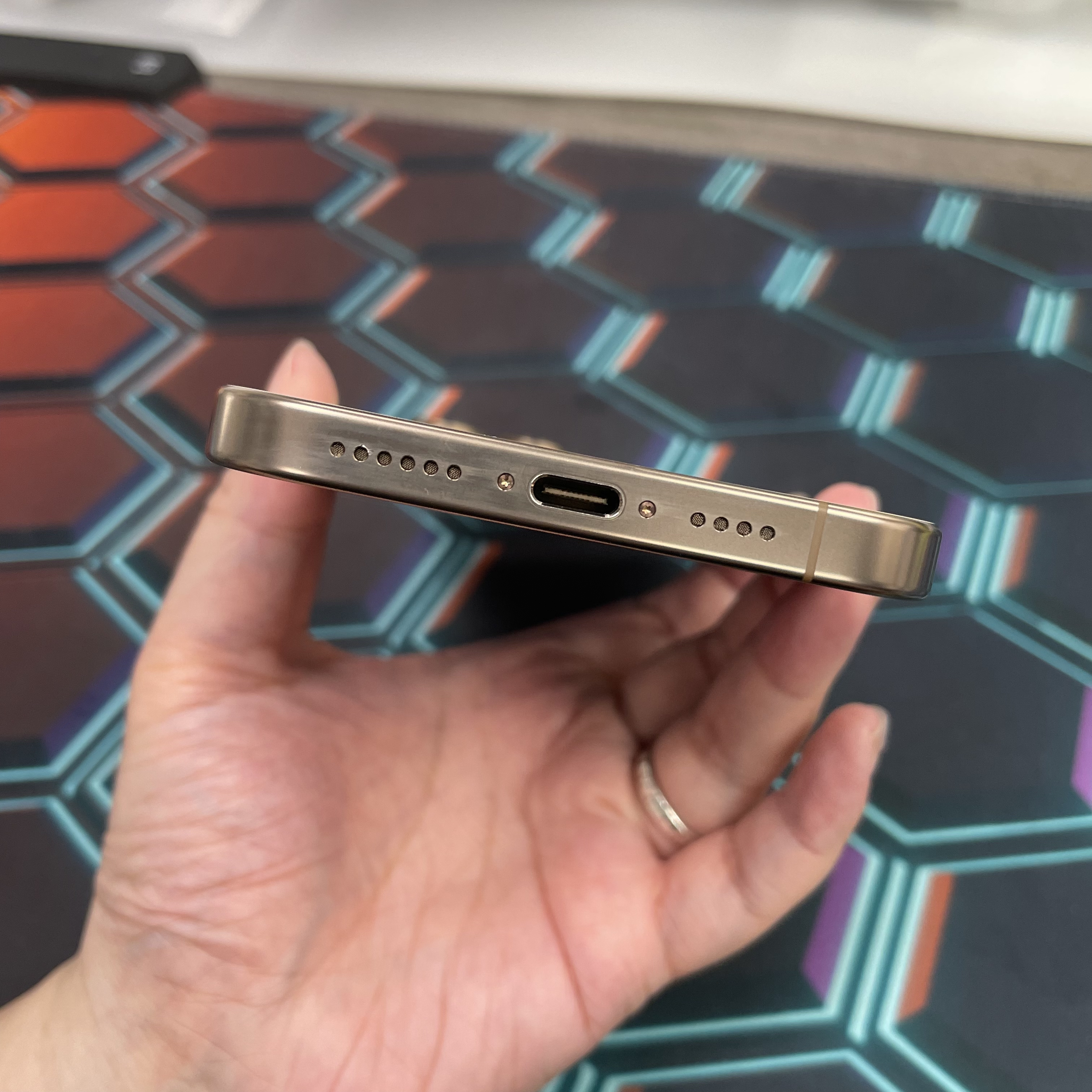 *7945 16 pro max 完美機 512GB 電88 沙色 gold