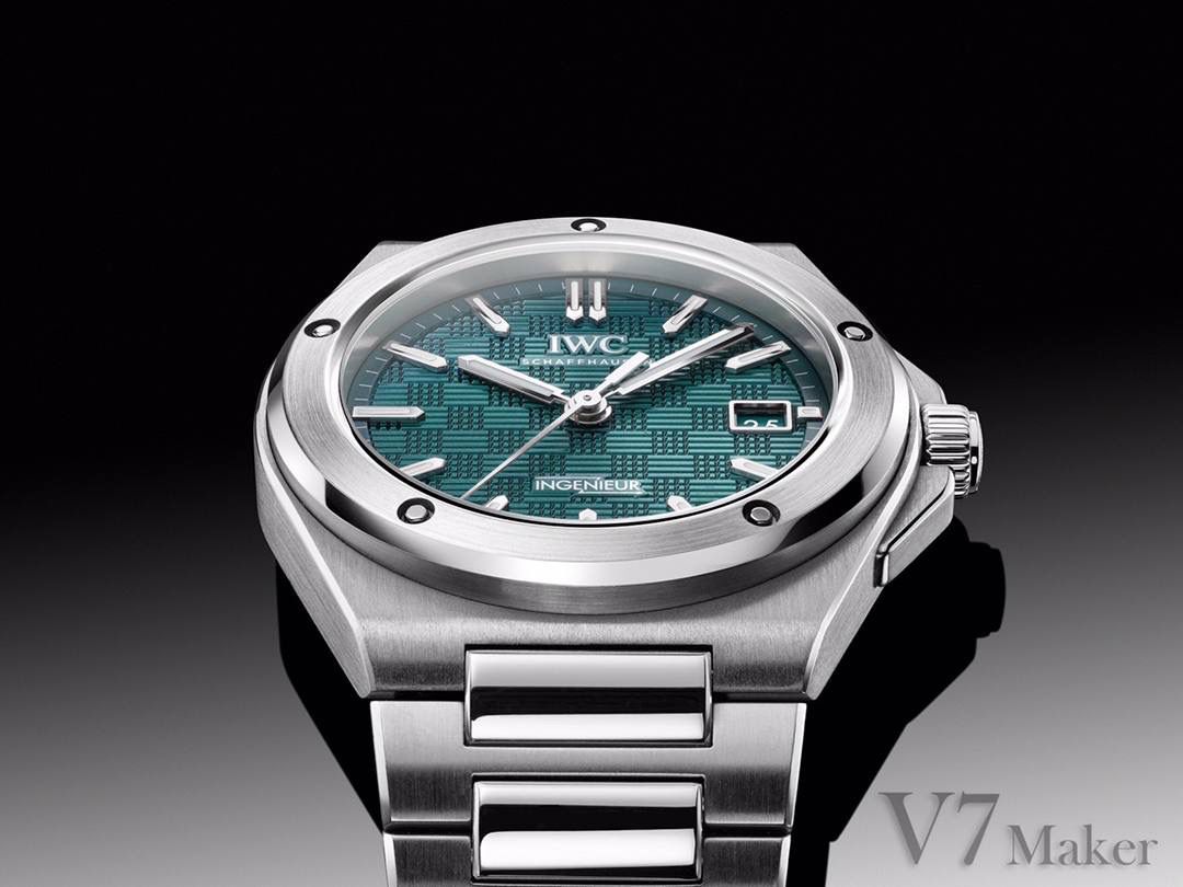 全新原装钢带开模，所有结构同步原装，其材料，做工，佩戴感100%同步原装。 V7厂仍采用进口瑞士全新SW300机芯，性能同样出色，精准恒久，无返修烦恼！V7亦同时提供亲民版的海鸥2892稳定版供选，其外观细节均与瑞士版本一样。