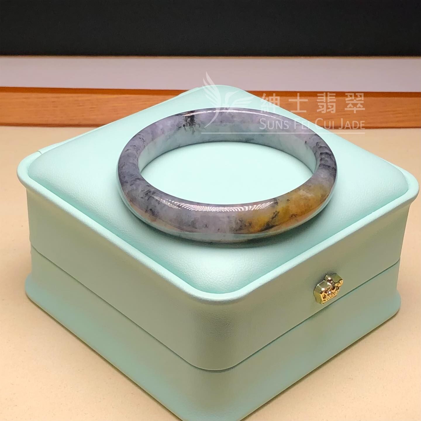 紫底烏雞帶翡色貴妃鐲51.9mm