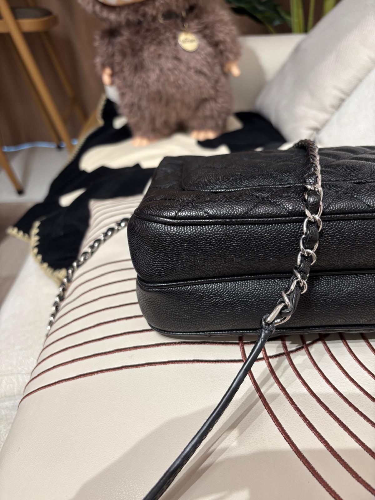 Chanel Classic Flap shoulder bag 100%Authentic, 98%New ✅25Card ✅Dust bag ✅Box