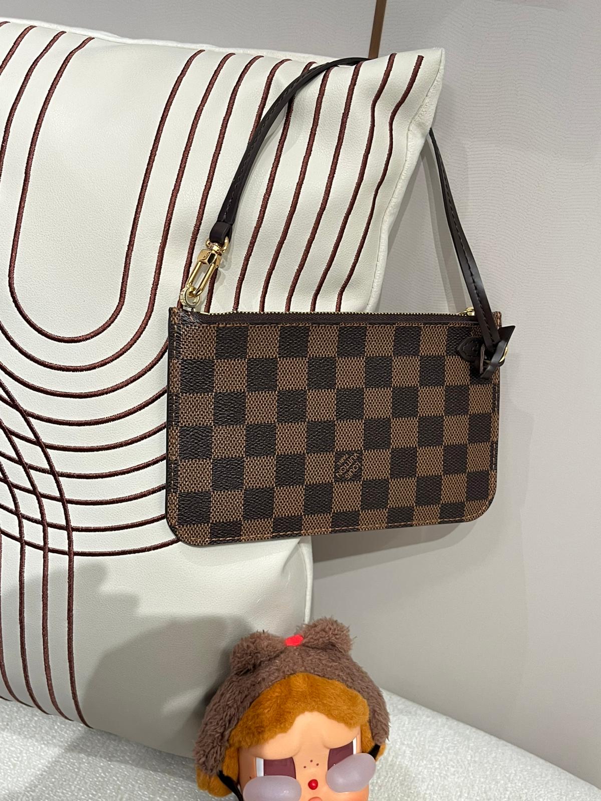 LV Zip Pouch 100%Authentic, 99%New 