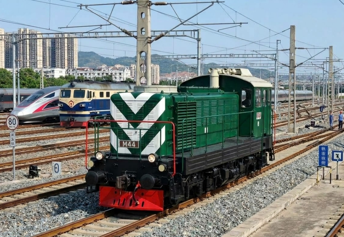 匈牙利M44型内燃机车 (中國ND1原型車）數碼燈光音效