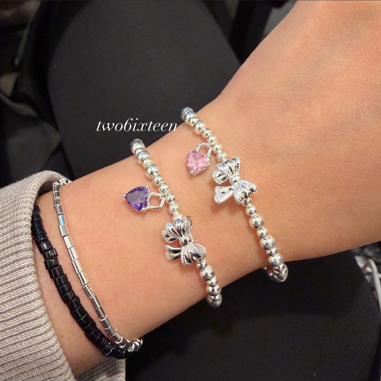 APB001 圓珠彈性手鏈拼蝴蝶結心型石