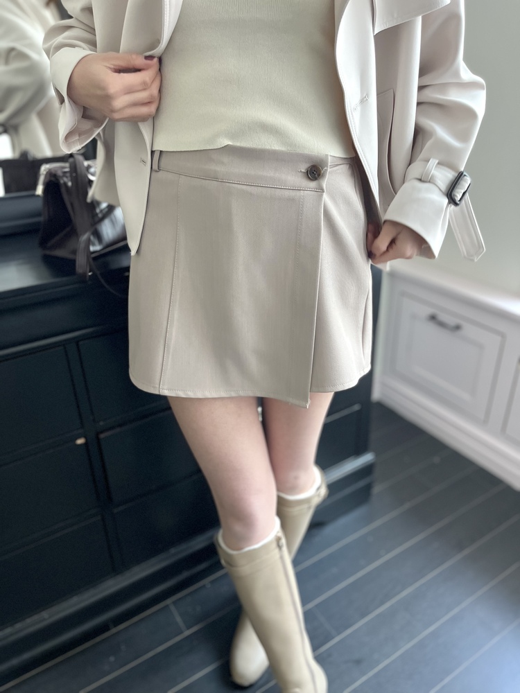 Front-Overlap Skorts (Mocha Beige)