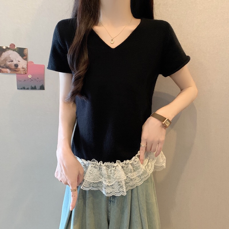 B244(940) 韩系甜美风V领拼接下摆双层白蕾丝黑针织上衣