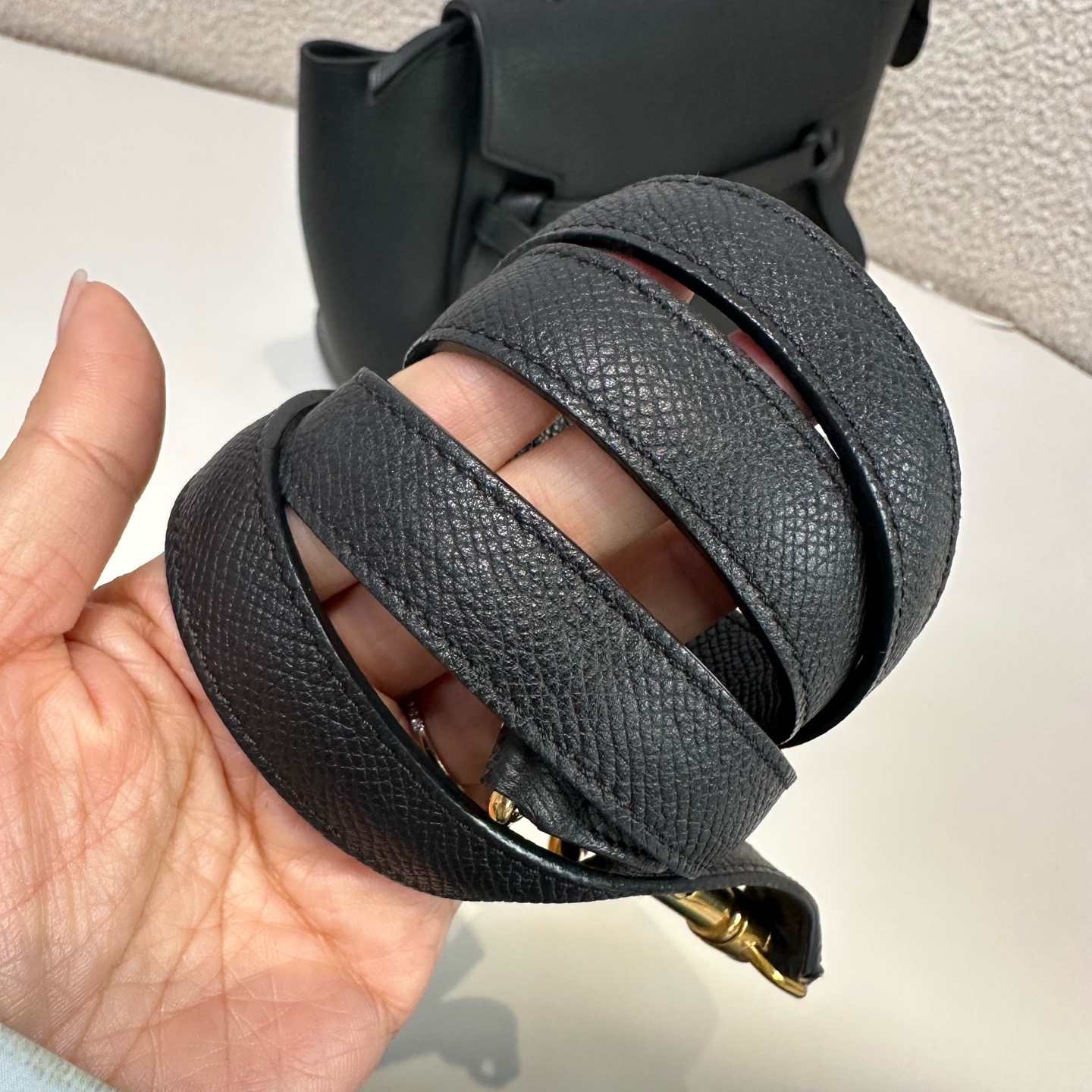 【預訂貨品】Celine Micro 黑色牛皮鯰魚包