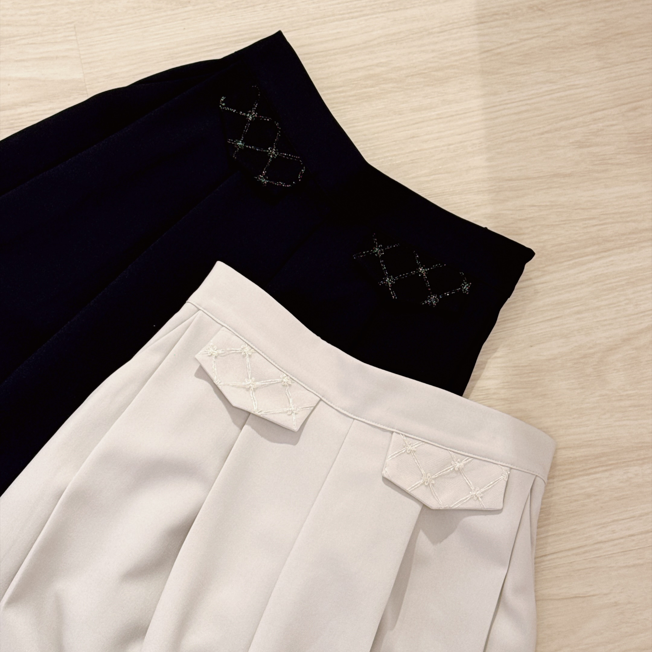 #HANNA-made# Diamond Lace-Pocket Tailored Pants