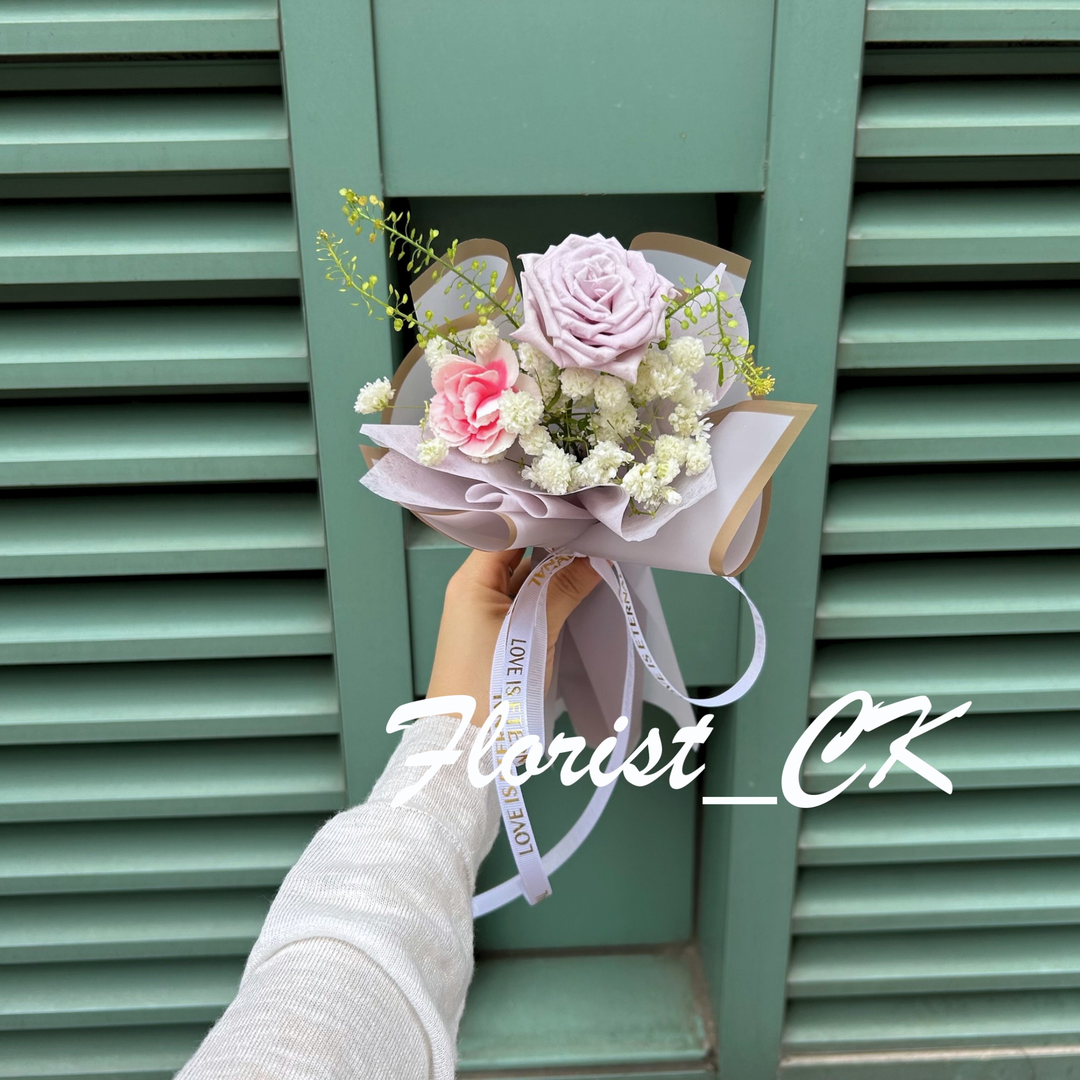 【2026 母親節推介】Luminary Petite｜迷你康乃馨玫瑰鮮花小花束  (預訂款，只限5月4日至10日限量供應)