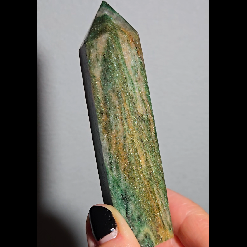 Sparkly green and golden mica fuchsite tower - MCA64