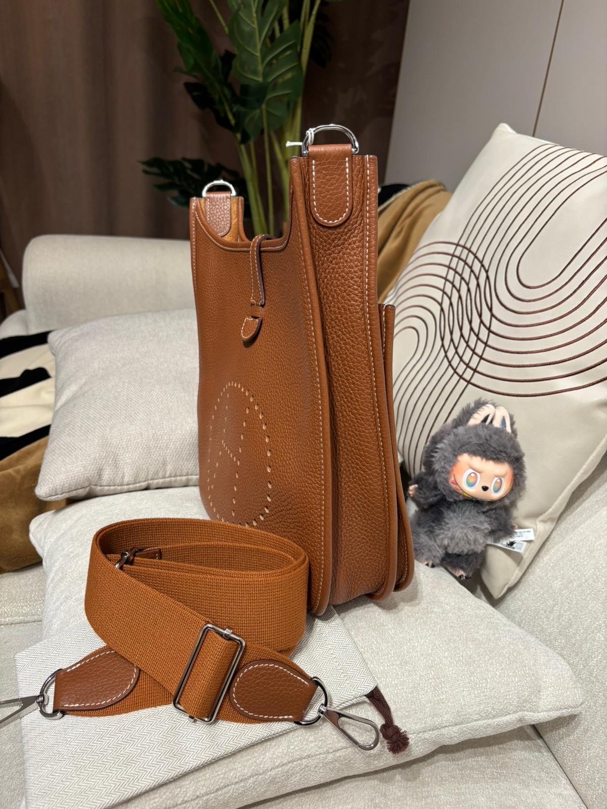 Hermes evelyne 29, STAMP Y 金棕色銀扣 100%Authentic ,98%new  ✅Dust bag✅strap