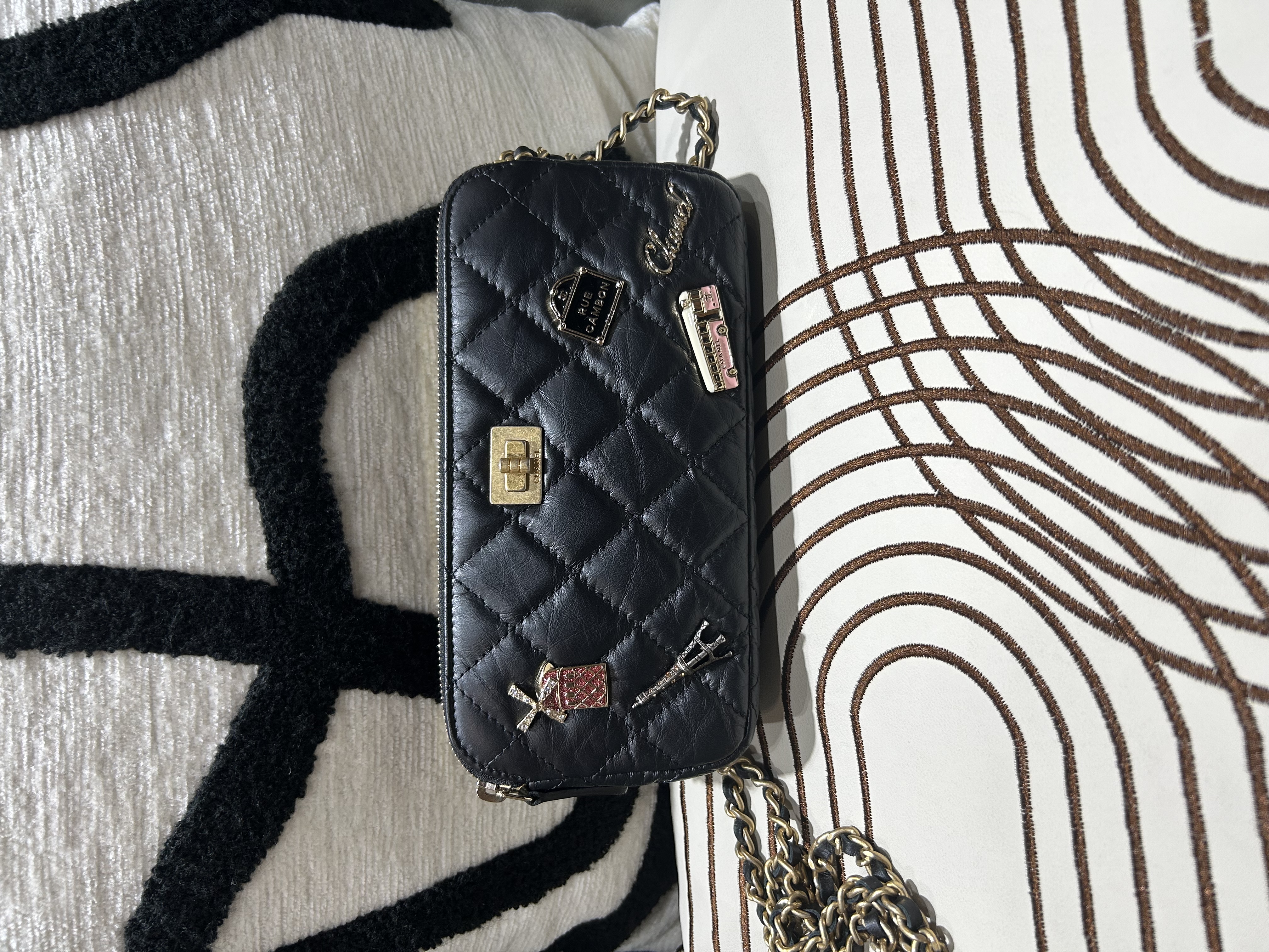 Chanel Double Zip Clutch With Chain Black Quilted Aged Calfskin Lucky Charms 2.55 Reissue Gold Hardware 100%Authentic ,98%new ✅25card ✅dust bag✅box