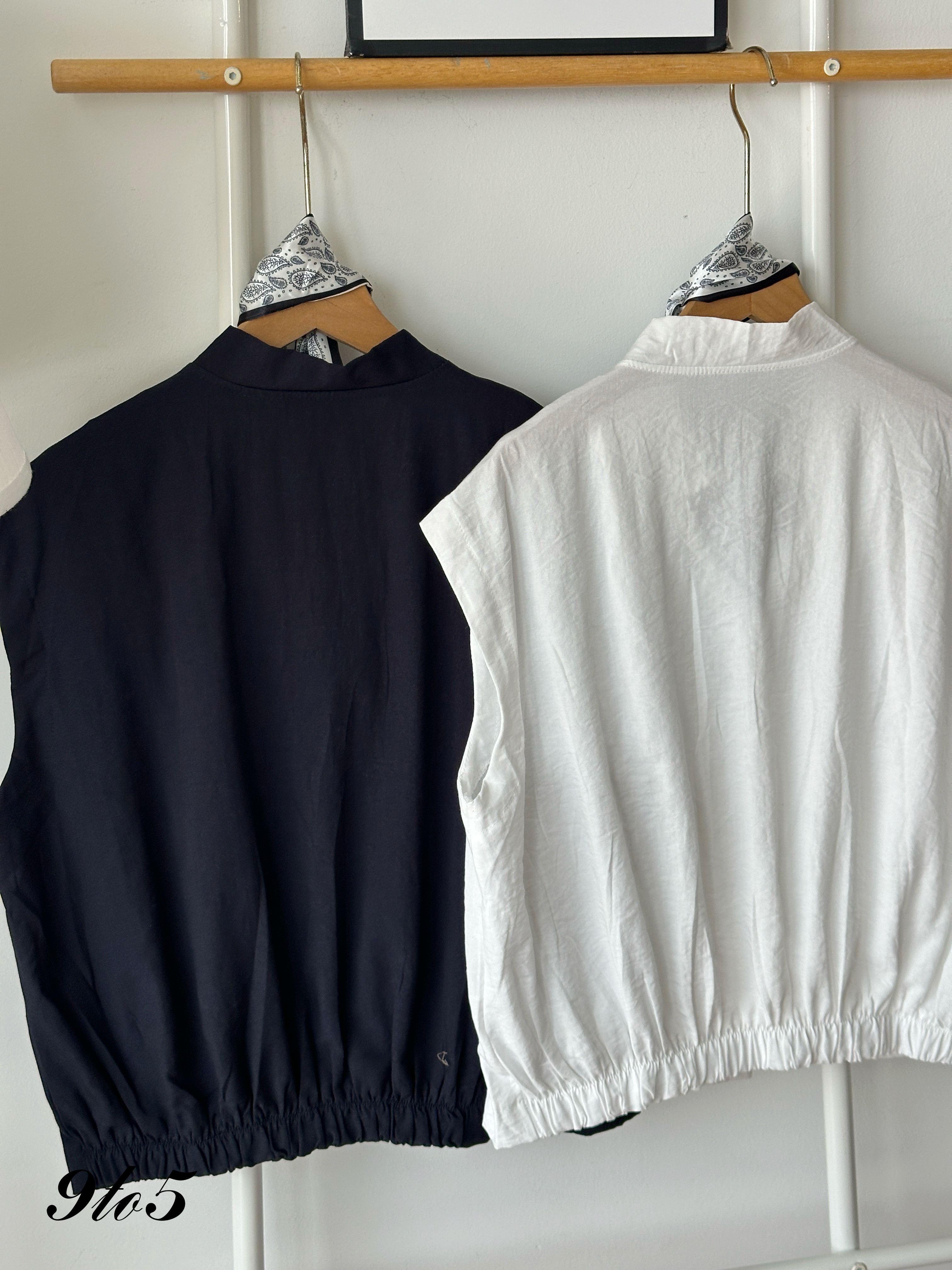 T4306 Diamond Neck Shirt - Blue & White