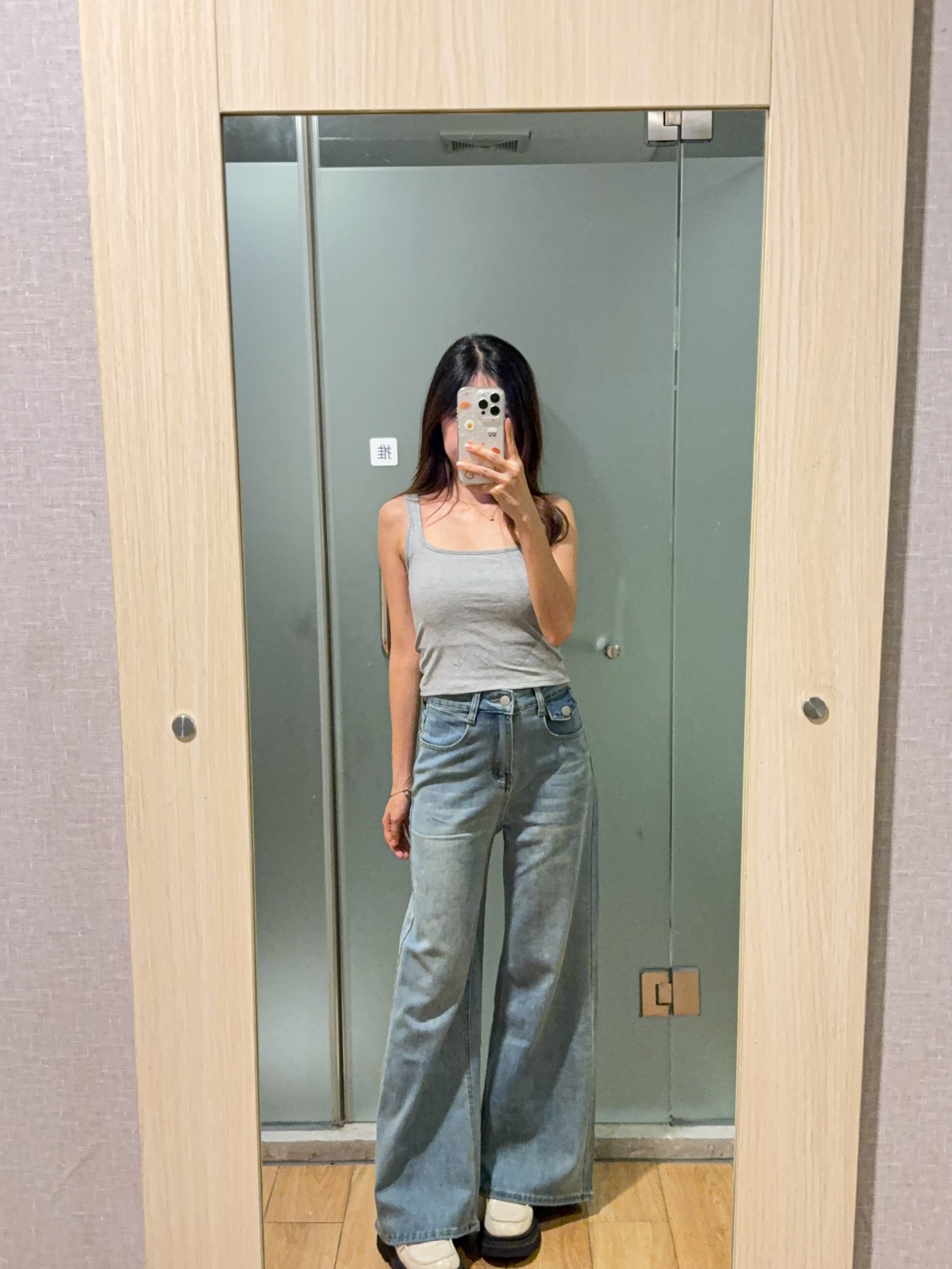 简约基础大方领短背心R2992