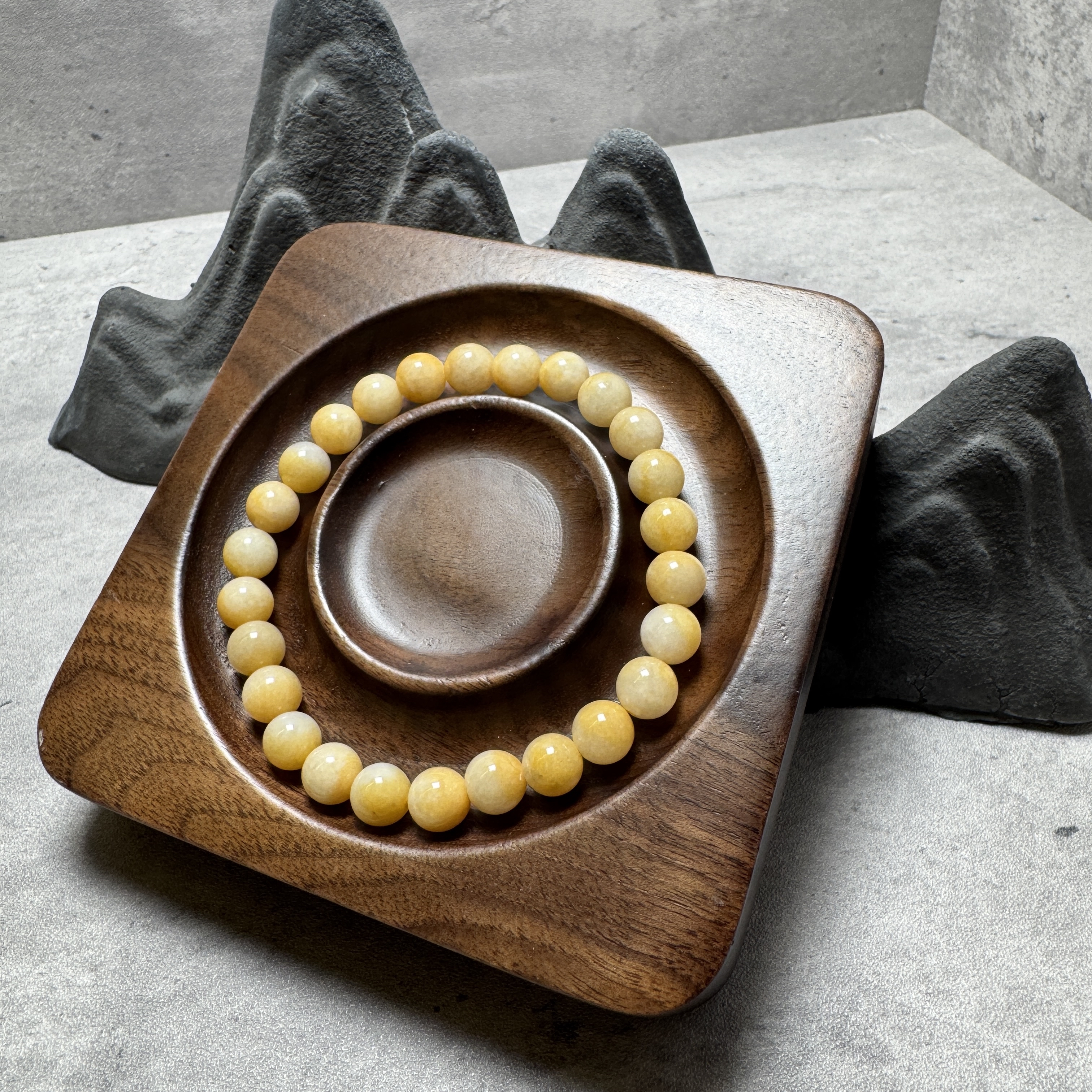 黃翡半邊天7.7mm手串