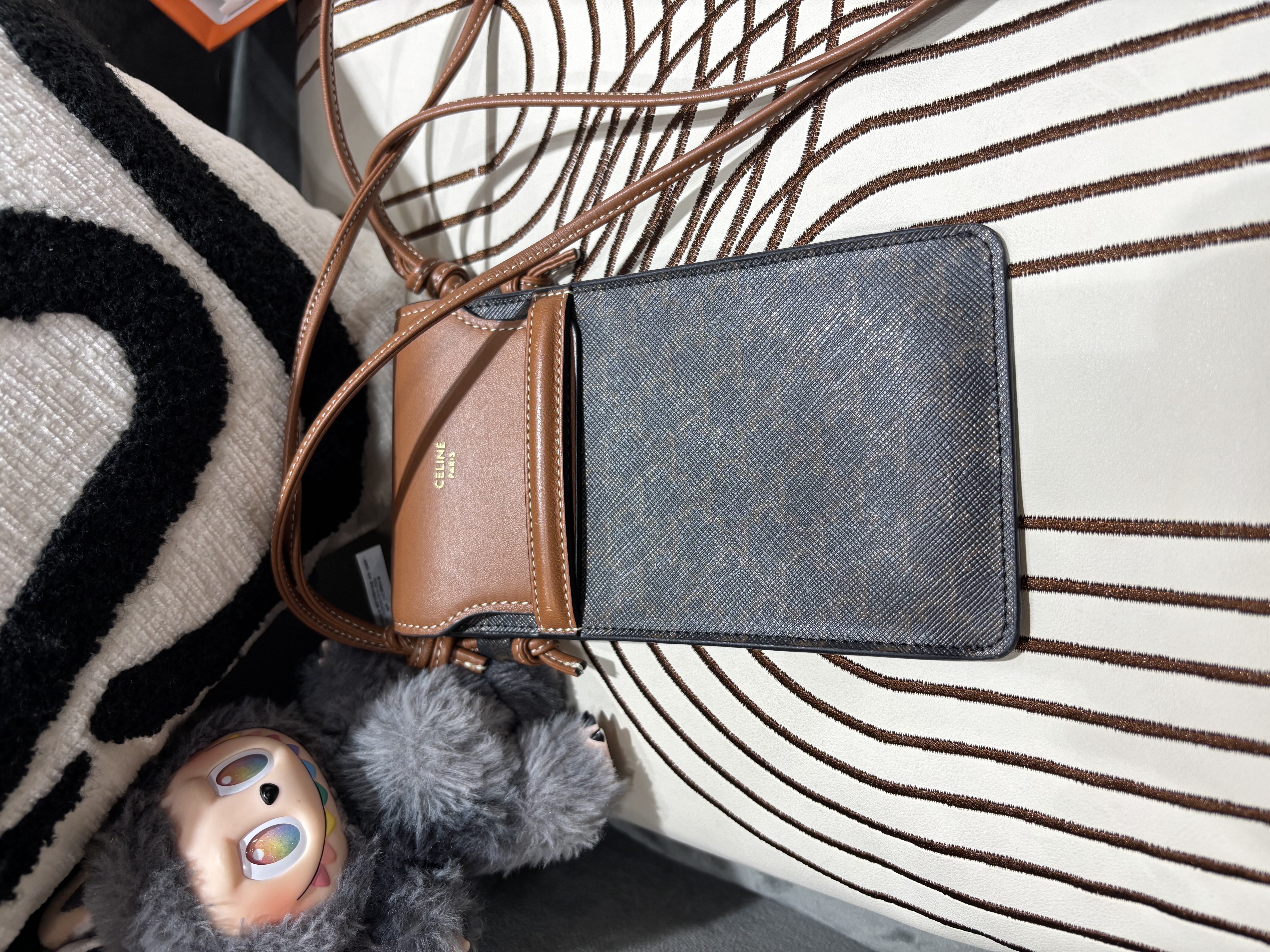 Celine triomphe Phone Crossbody Bag 100%Authentic, 95%new 