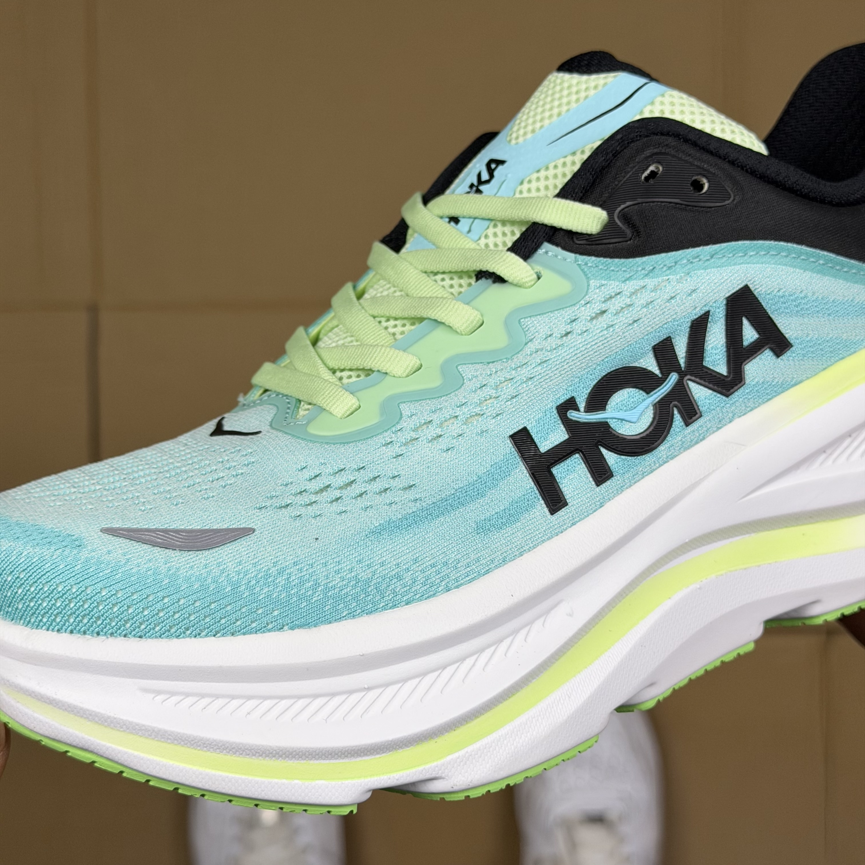 Hoka One One Bondi 9