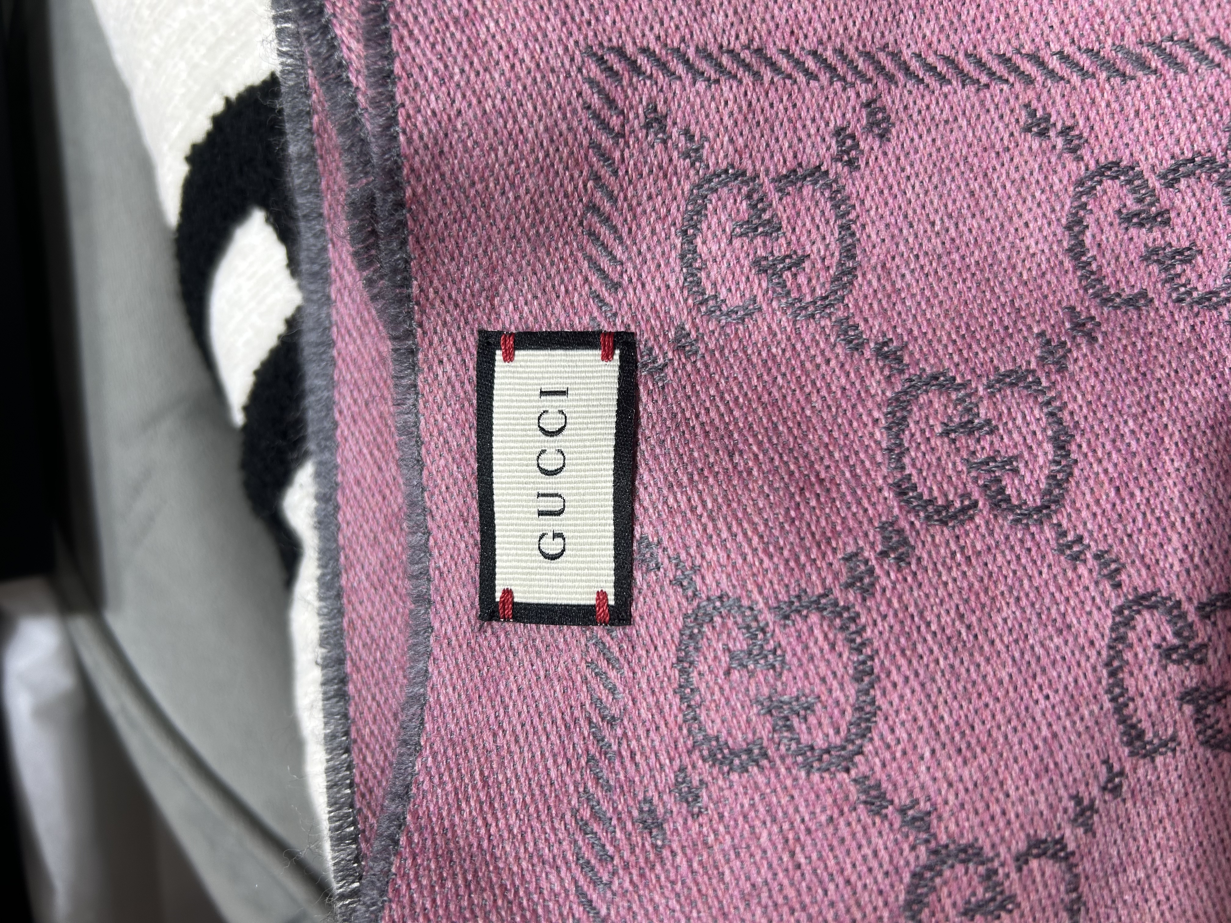 GUCCI scarf wool GG Monogram Scarf GG羊毛經典頸巾/圍巾 ，100%Authentic, 98%New