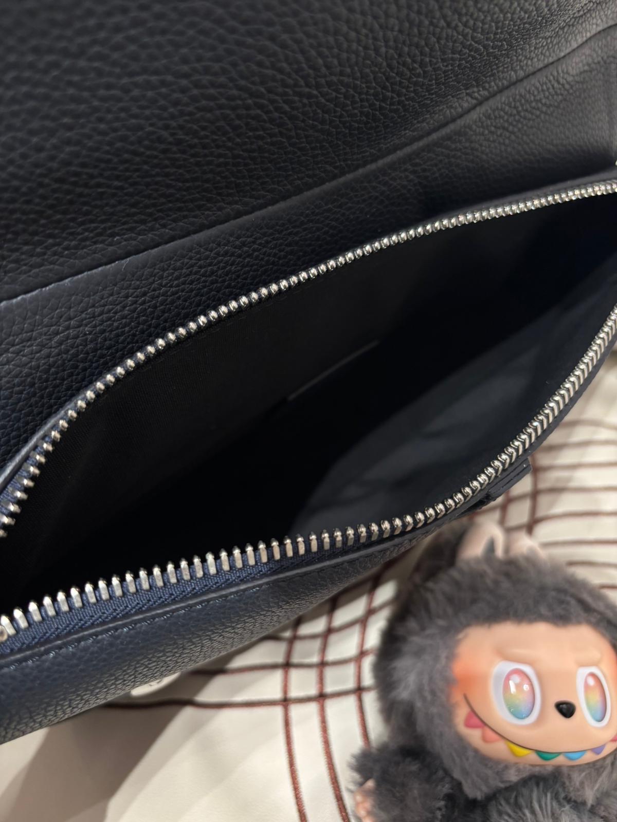 Dior saddle bag calfskin men  100%Authentic ,98%new✅dust bag  