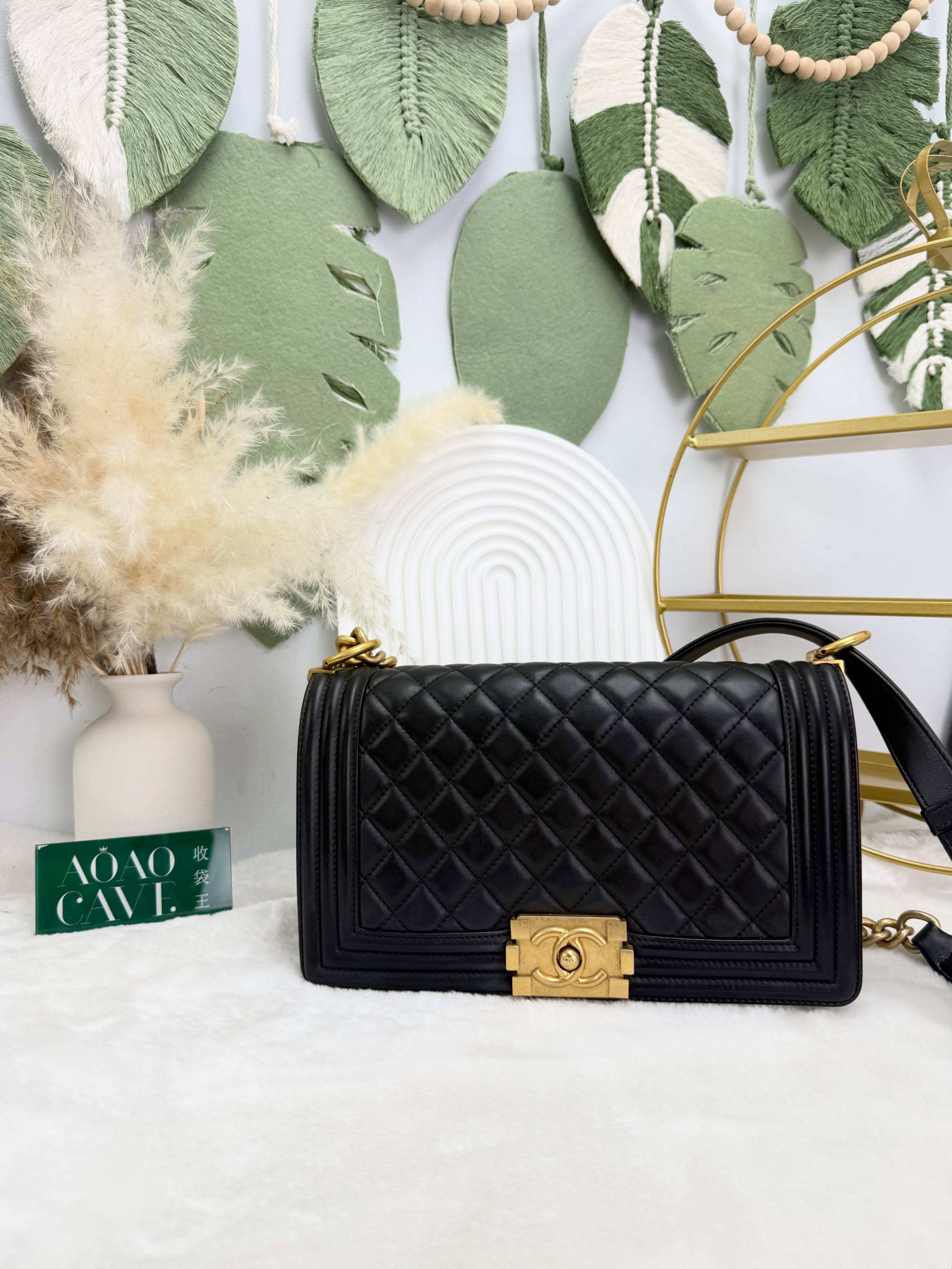 Chanel👜 PRE OWNED 🛍️黑金leboy Medium 有卡有盒🖤
