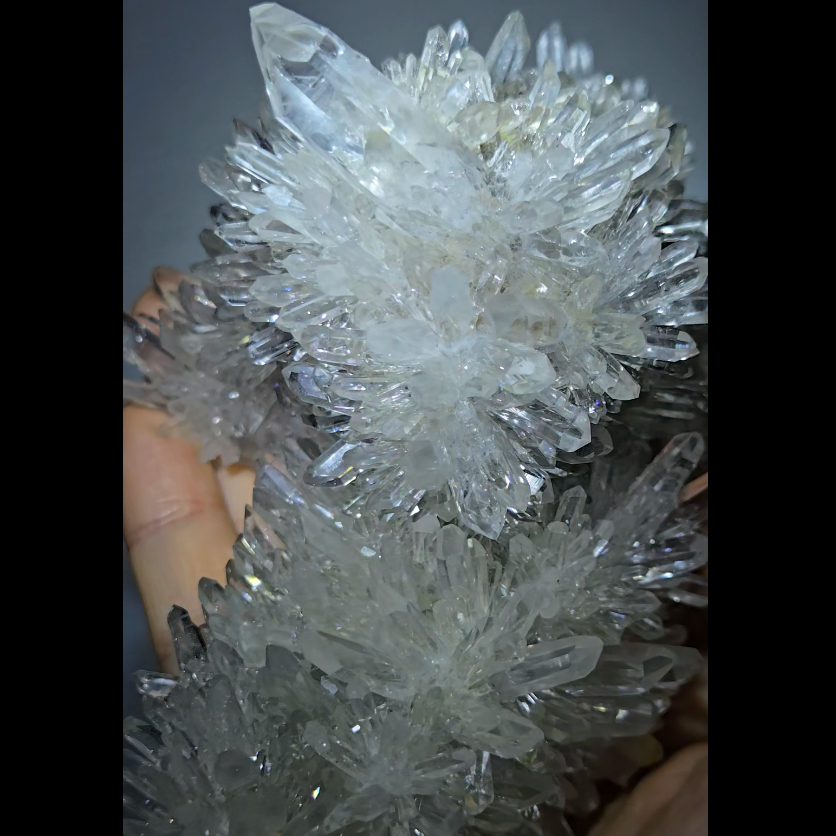 Chrysanthemum needle quartz cluster with big points - CQ473