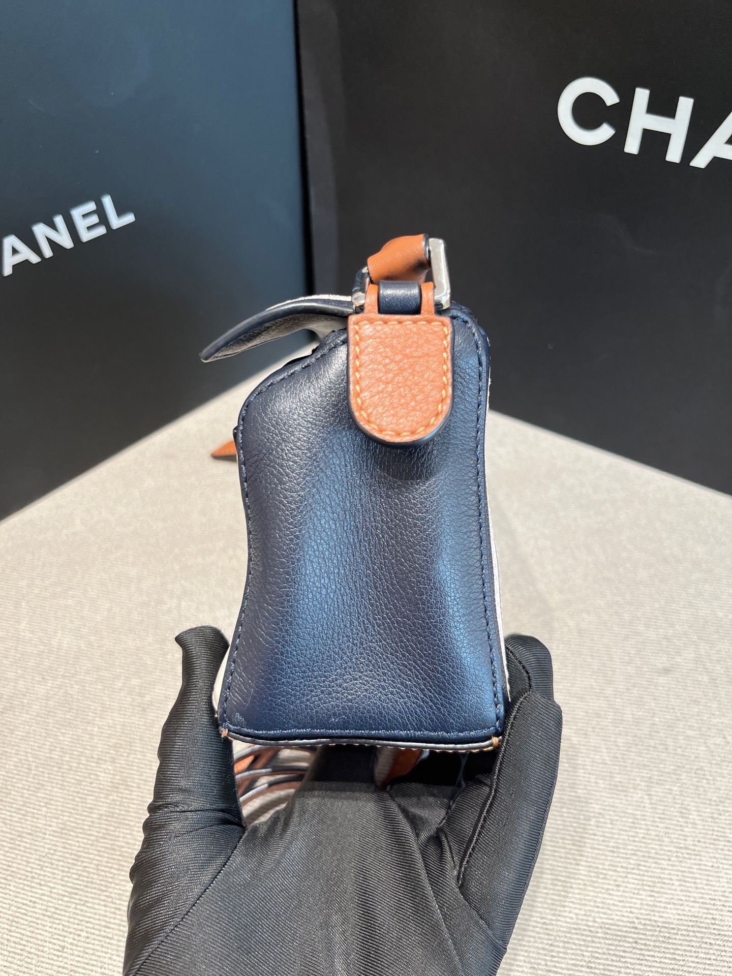 【預訂貨品】Loewe 海軍風三拼色 minipuzzle