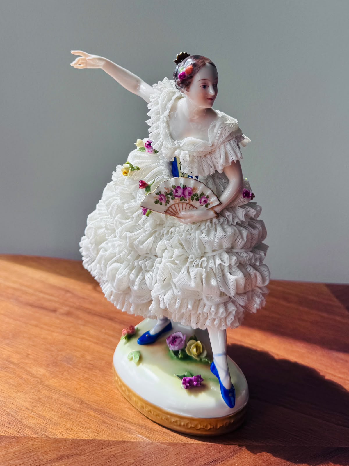 Antique Early 20th Century German Dresden-Style Hand-painted Porcelain Lace Lady Figurine (MT2615)