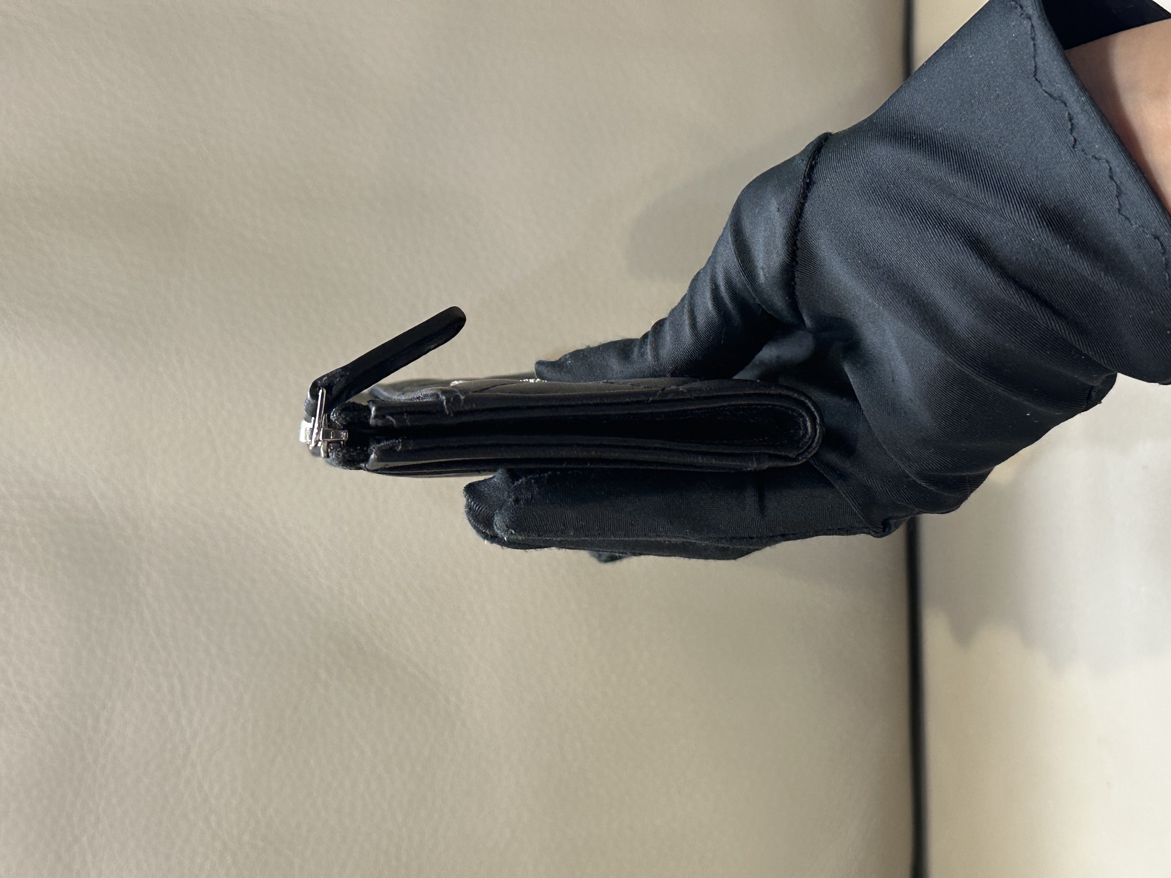 Pre-owned Chanel Star CC Quilted L-Zip Card Holder / Product Code: 26040505