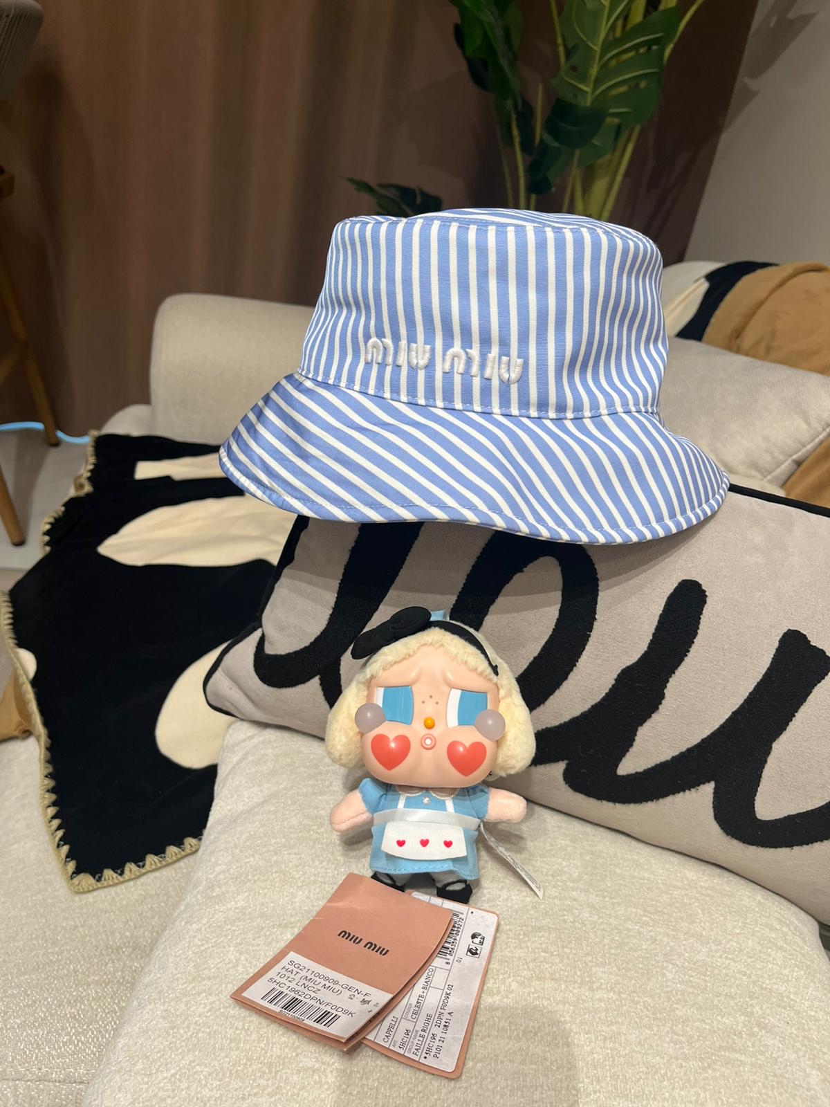 Miu Miu bucket hat 57 S size 100%Authentic ,99%new ✅card✅dust bag