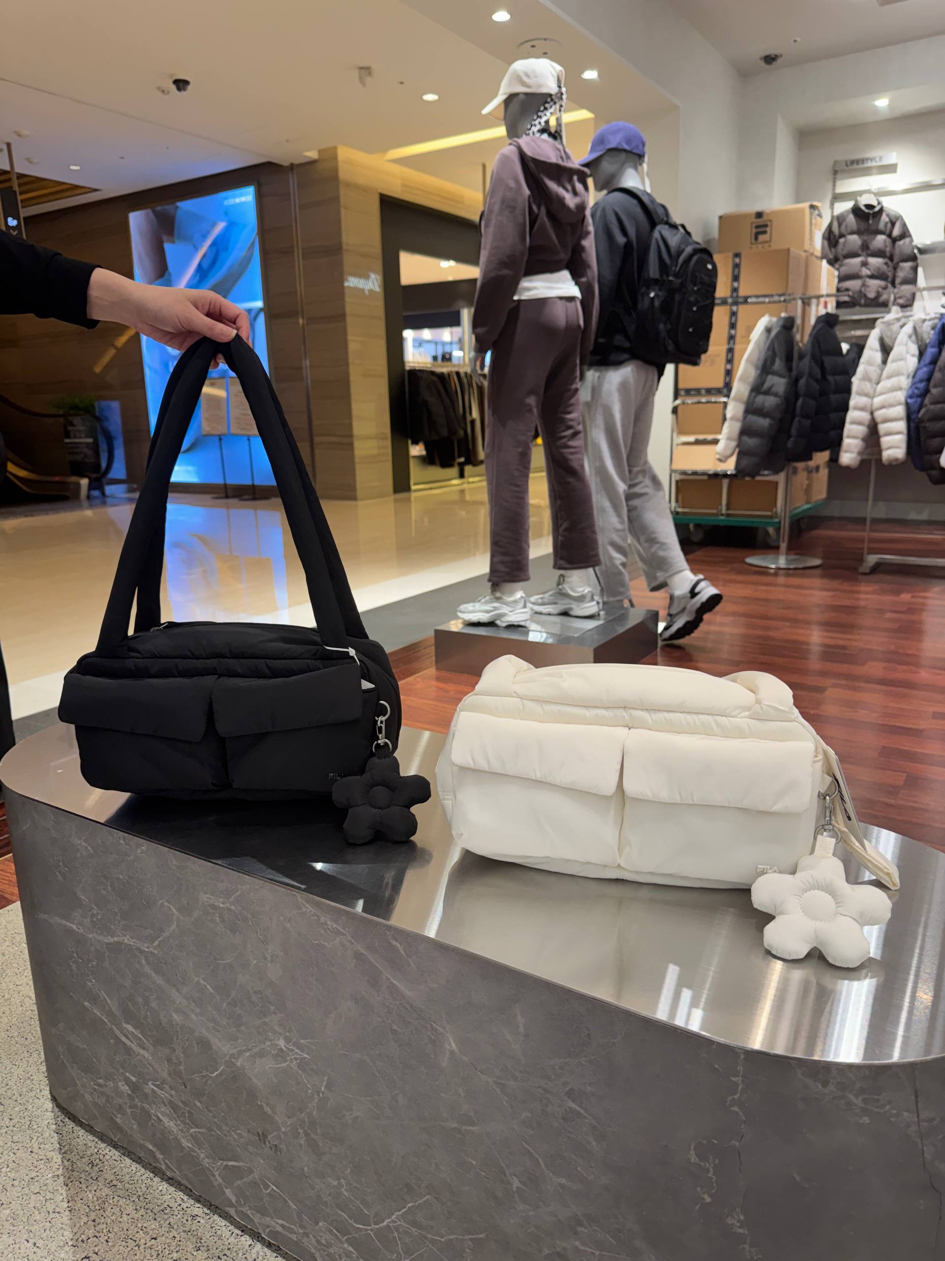 🇰🇷FILA 云朵泡芙单肩包✨