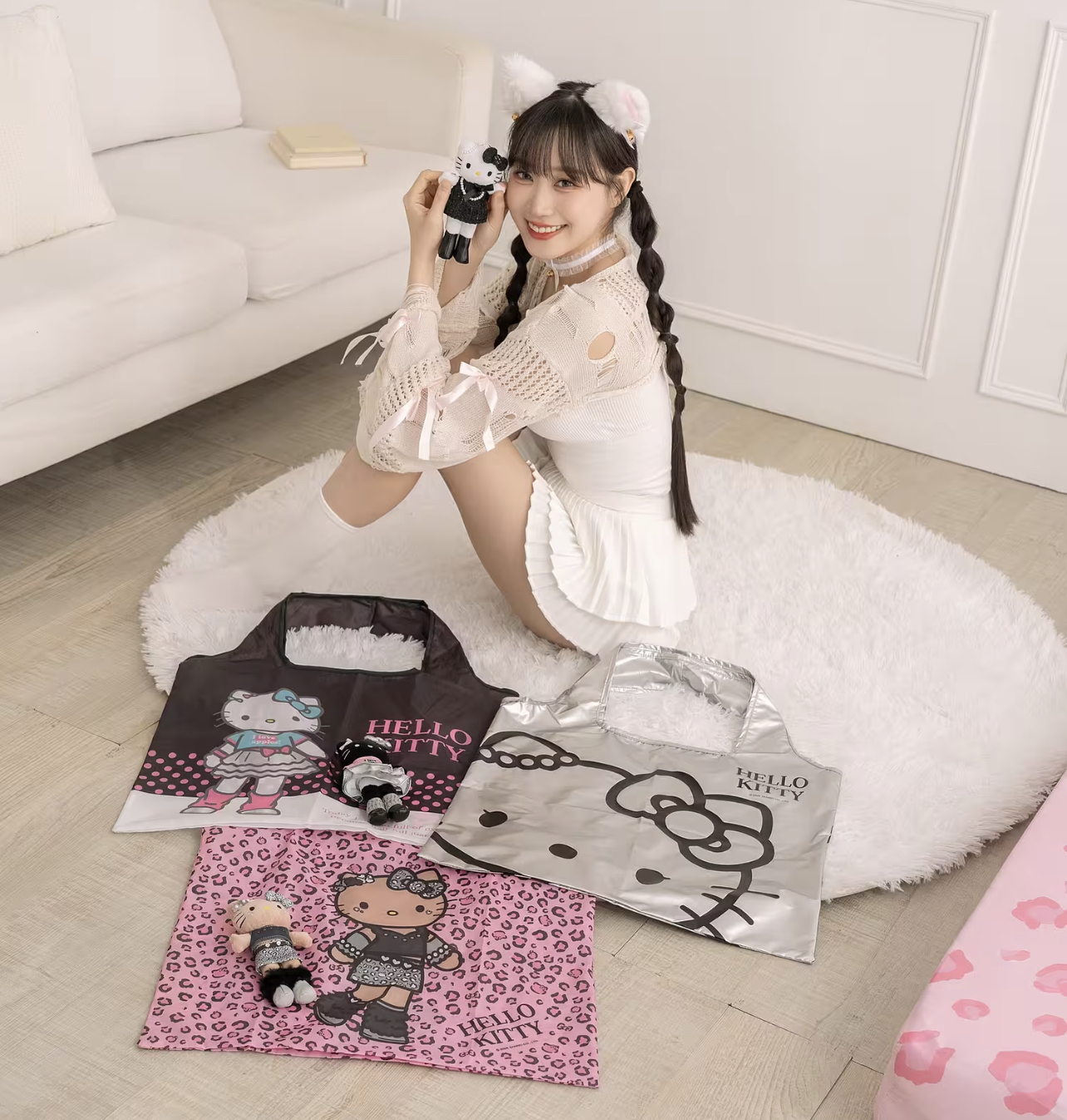 （約6月尾到貨）🇹🇼台灣超商限定 限量長腿Kitty 限量購物袋+15cm公仔吊飾 💕