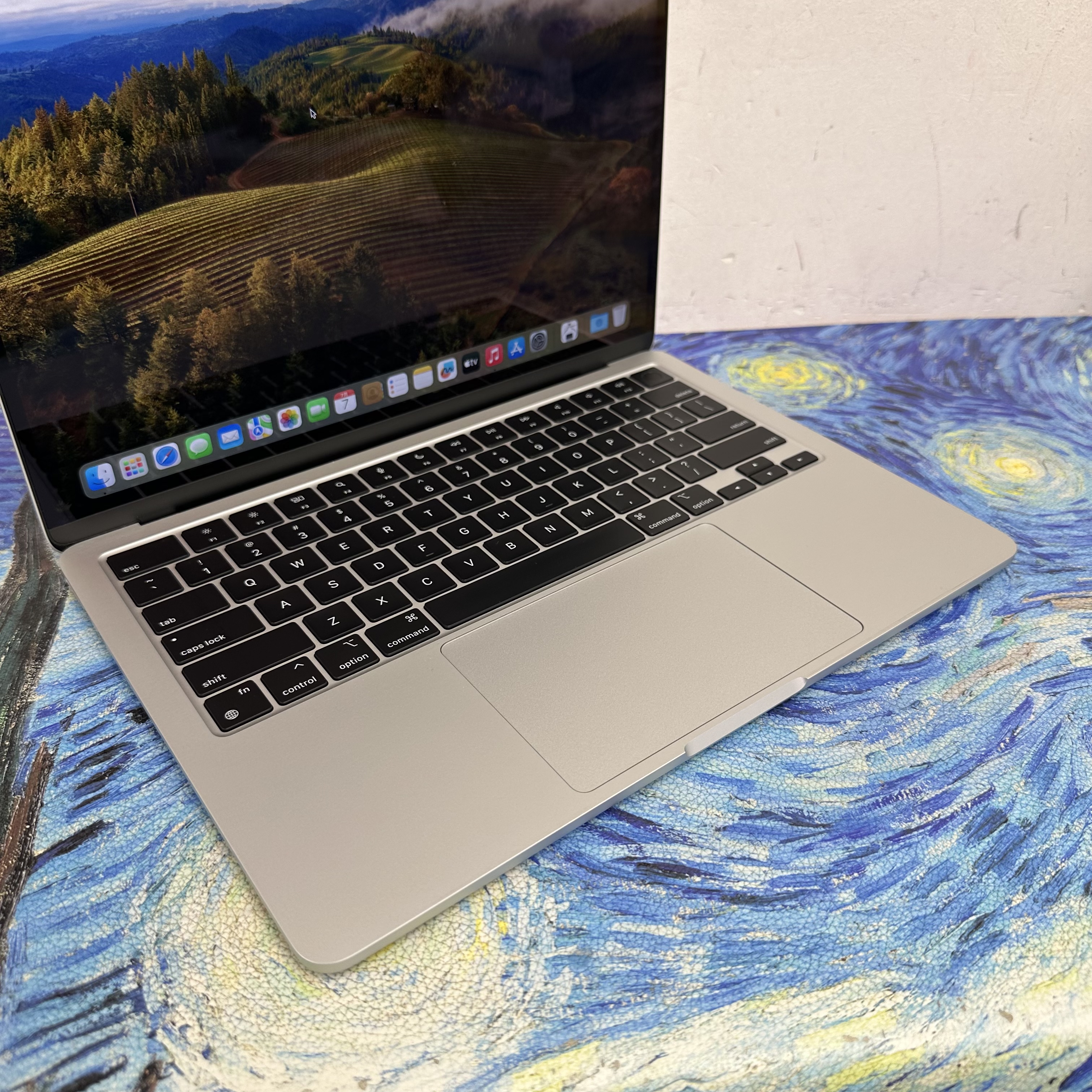 #5963 APPLE  MacBook Air M2 2023 M2 CPU/8GB Ram/256GB SSD/8核心GPU/Liquid Retina Mon/13吋/銀色/Gaming Laptop / Notebook / MacBook Pro / Apple