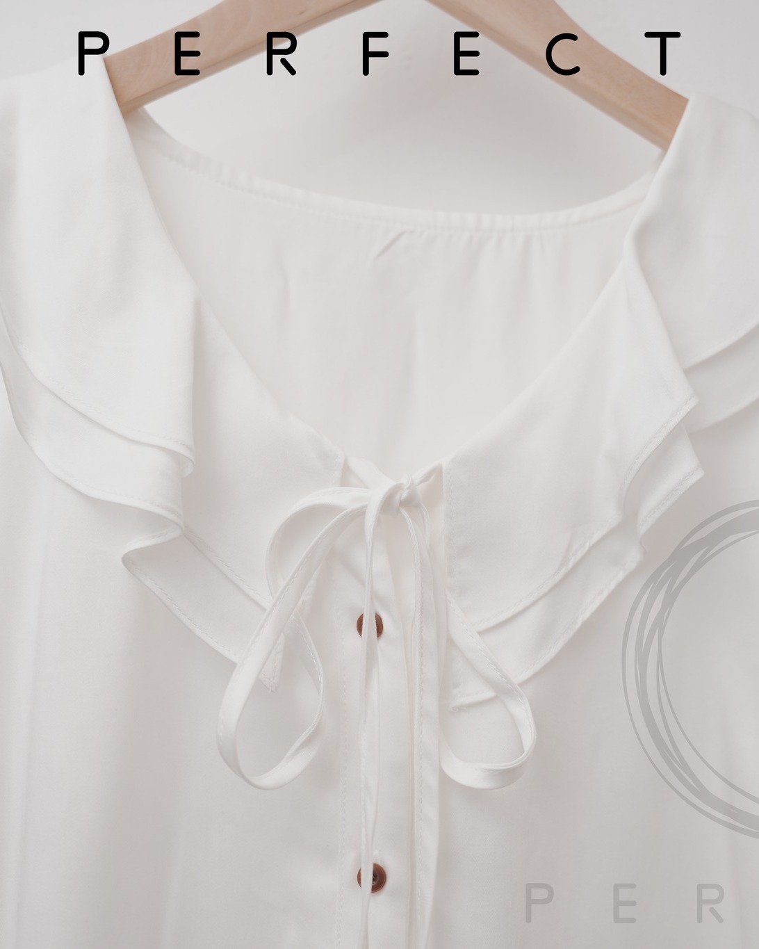 T0004_高貴面料五色大RUFFLE領上衣(純潔白)