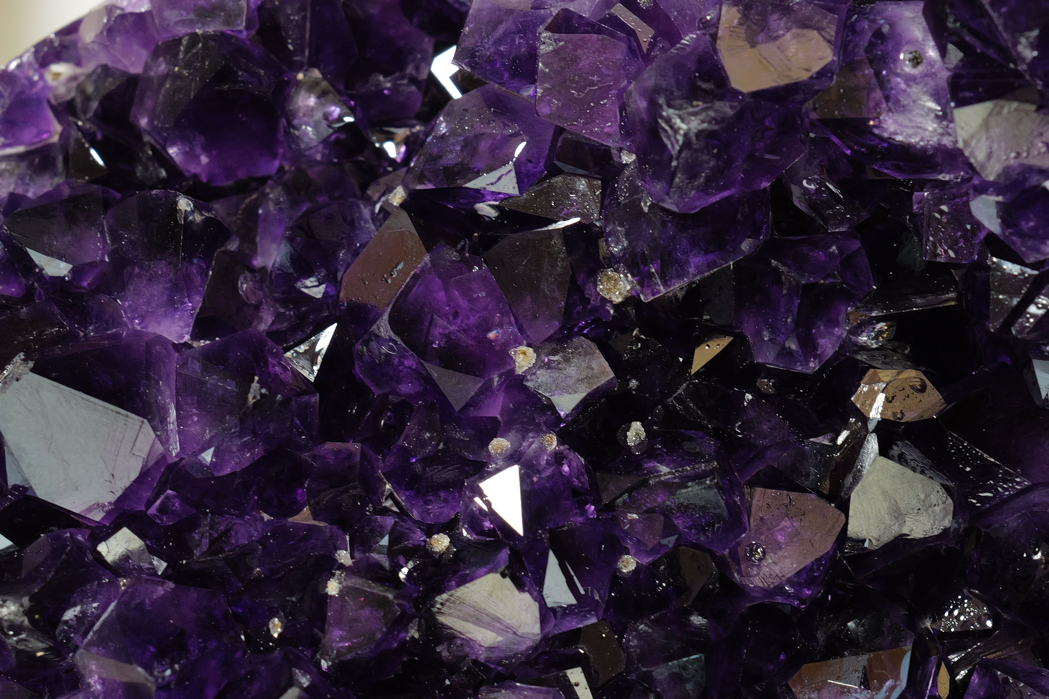 ༒ Uruguay 頂級帝王紫 1.4kg+瑪瑙晶牙背共生軟糖紫晶鎮༒ AM3008C31G1Asm-RA28*16JT