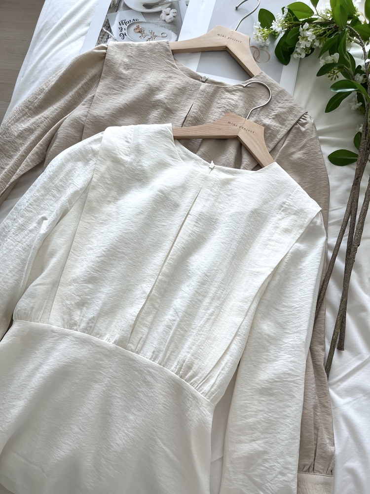 Pleated Yoke Detail Dress (Ivory)