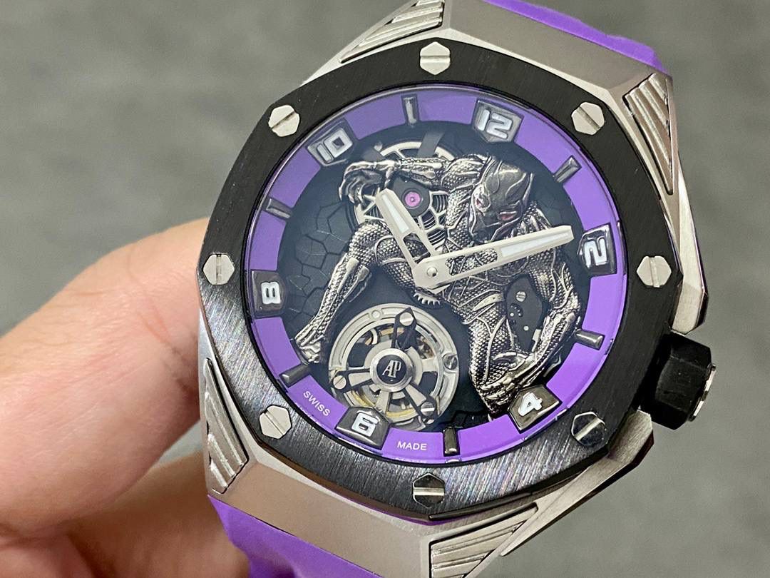 爱彼皇家橡树概念系列漫威黑豹飞行陀飞轮腕表