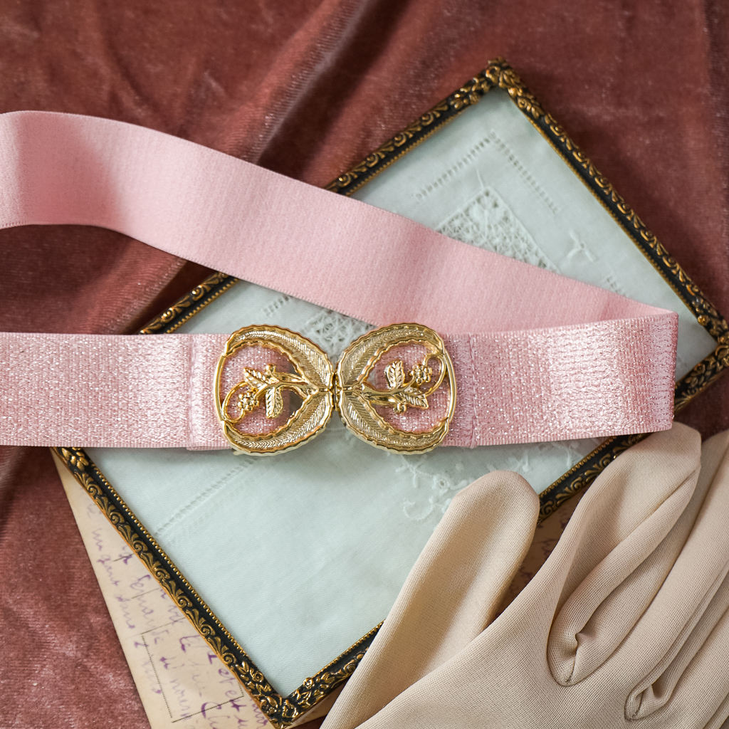 Vintage Japanese Leafy Pattern Belt Buckle with Pink Elastic Band