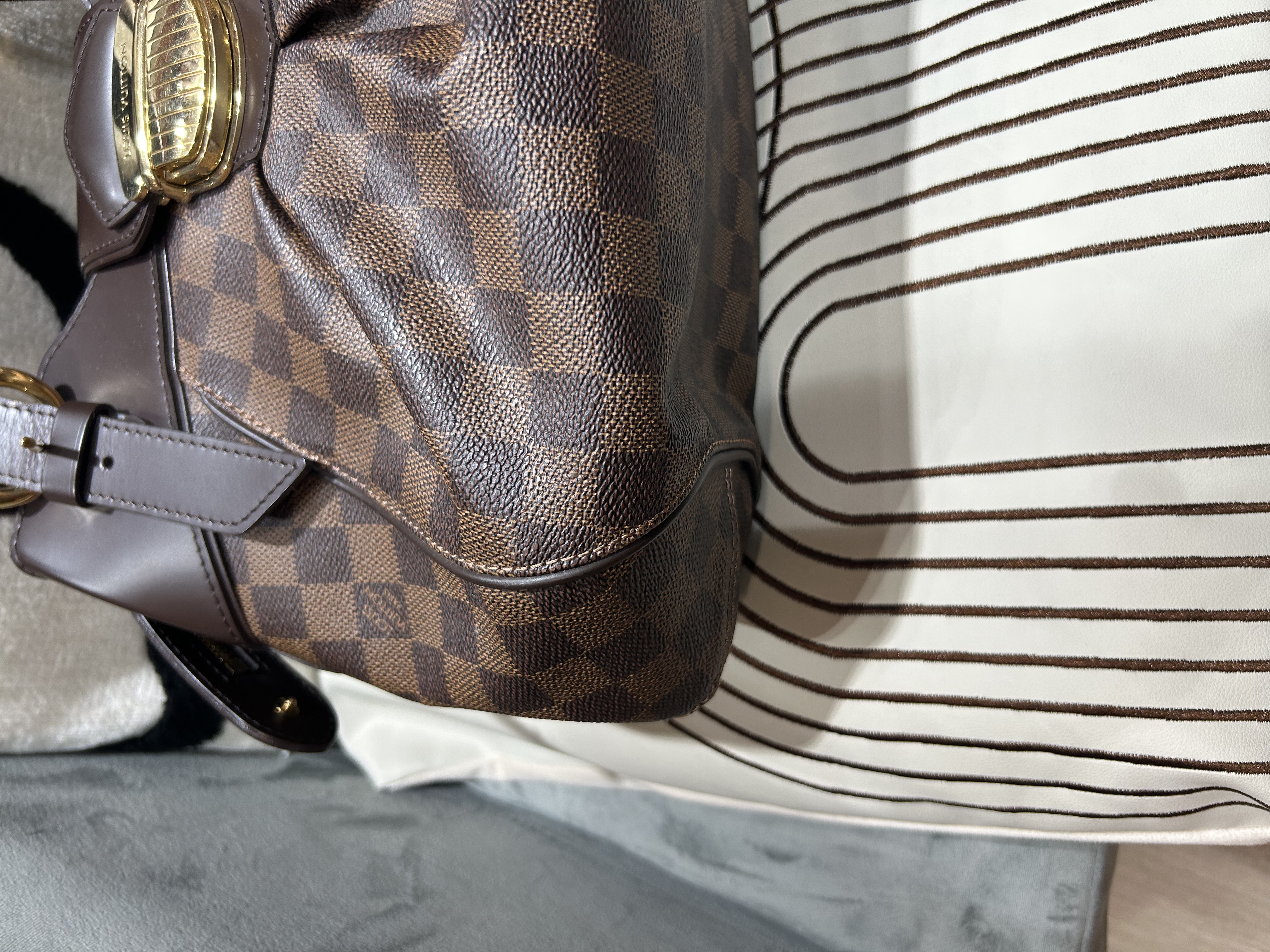 Lv sistina damier shoulder bag  100%Authentic ,98%new✅dust bag