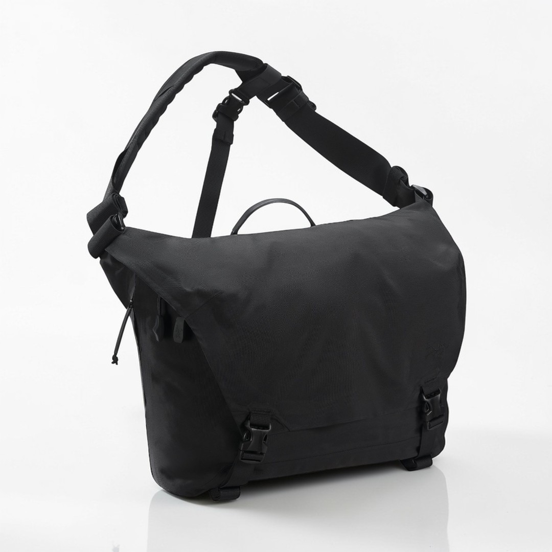 Arc'teryx LEAF Courier Bag 15