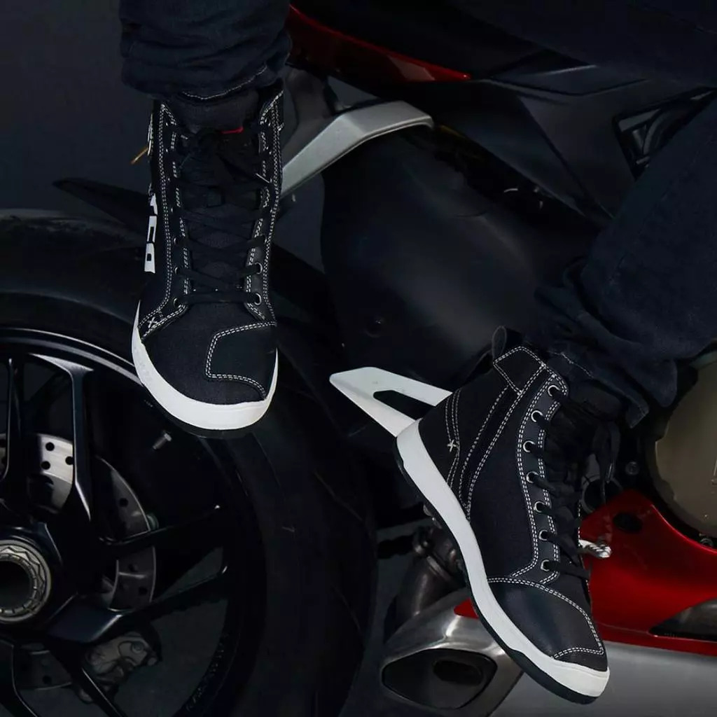 SCOYCO MT068 Motorcycle Riding Shoes | All Season | Protective Biker Shoes