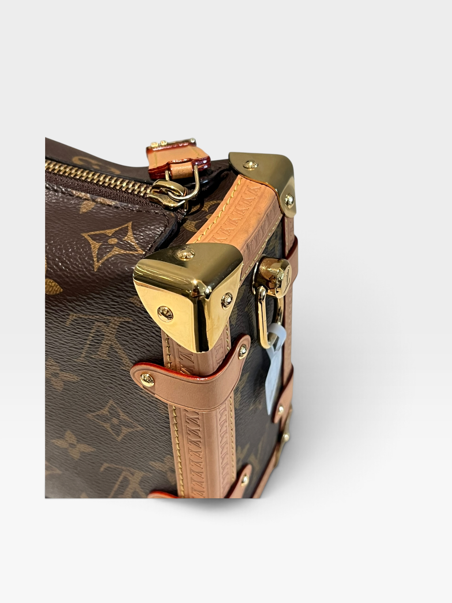Pre-Owned LV Side Trunk Bag / Product Code: 091807