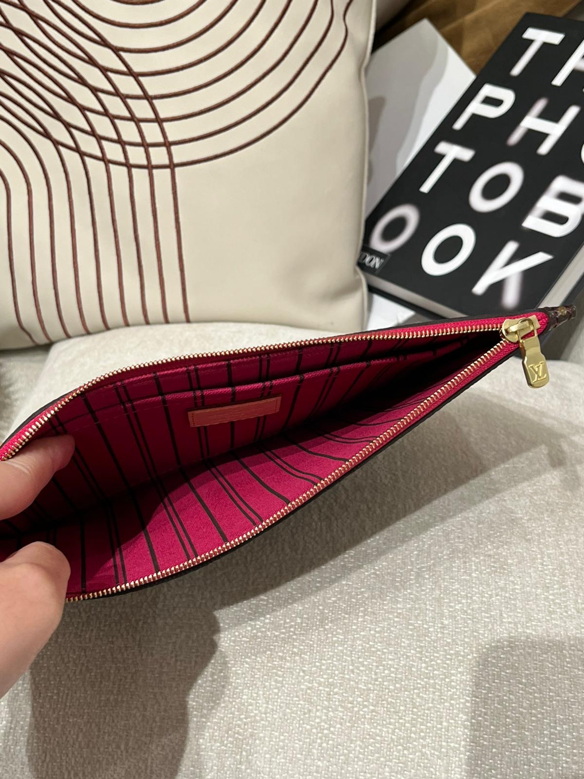 LV Monogram Pouch 100%Authentic, 98%New 