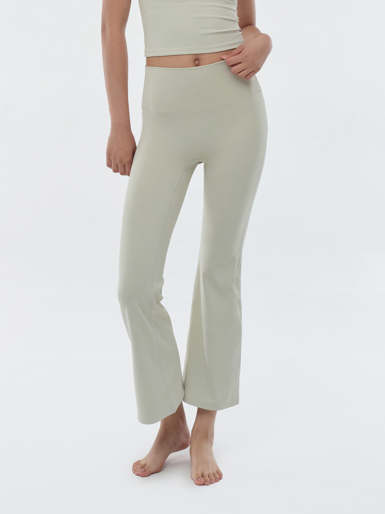 預購_Capri bootcut leggings by Conch