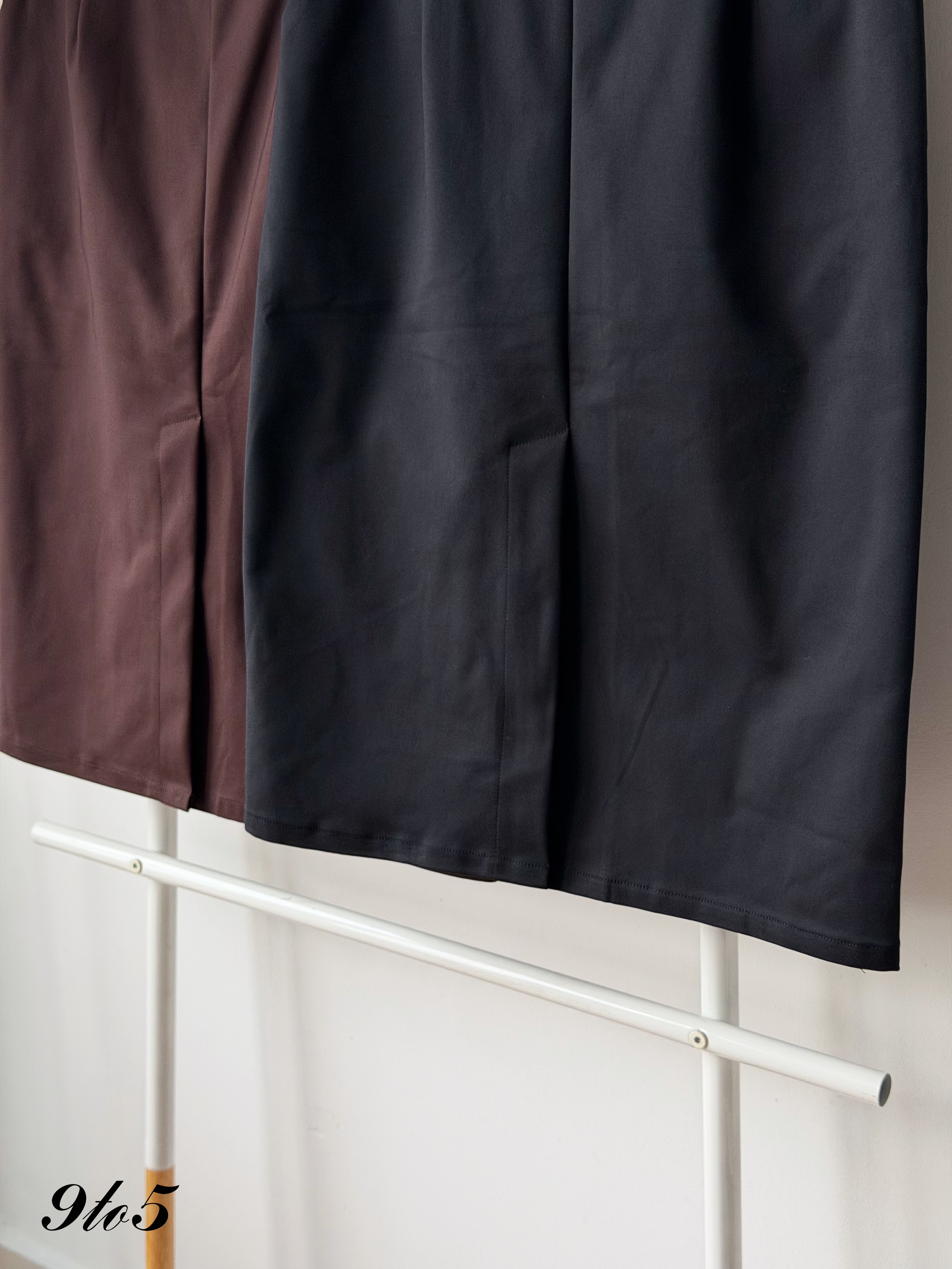 S2039 Front Slit Midi Pencil Skirt - Black & Brown