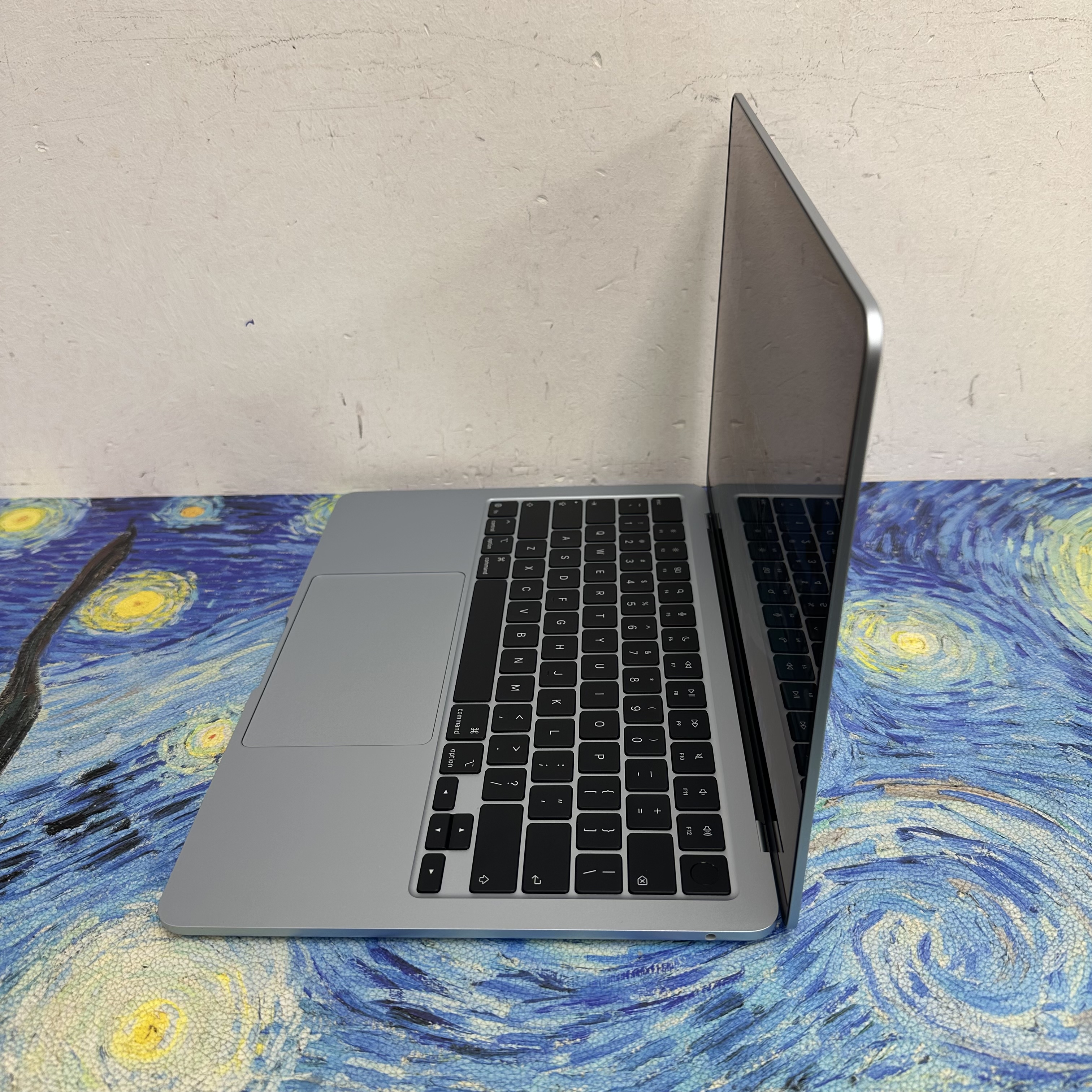 #5932 APPLE  MacBook Air M5 2026 M5 CPU/ 16GB Ram/1TB SSD/10核心GPU/Liquid Retina Mon/13吋/天藍色/Gaming Laptop / Notebook / 超強續航能力/ 原廠保養/ 文書機 / 畫圖 / 剪片 / Movie / Netflix / 香港行貨✨/ Apple Care+