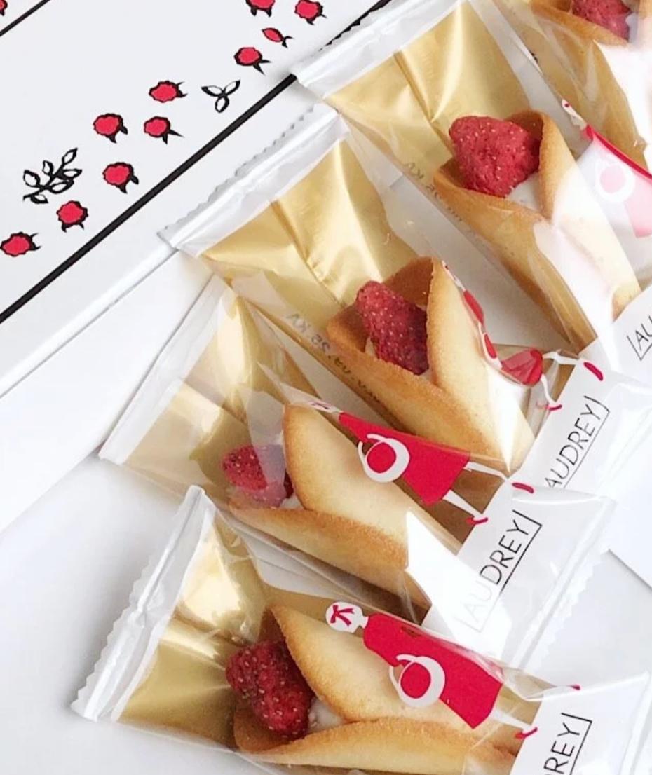【日本直送(新年團)】 Audrey 士多啤梨奶油花束餅12入💐(原味/朱古力味) 