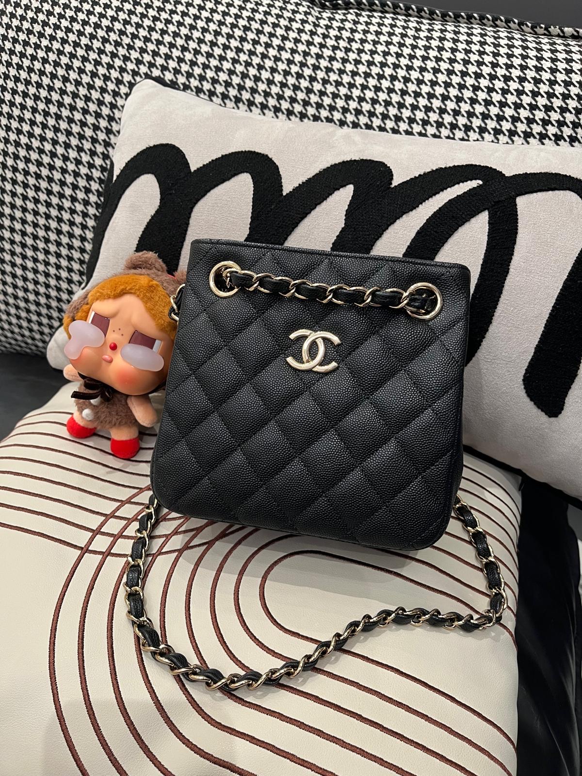 Chanel Mini Bucket Bag 黑色魚子醬牛皮金鏈100%Authentic, 98%new ✅晶片✅Dust bag✅Box