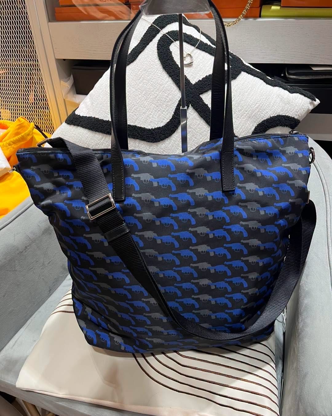 Prada nylon 2way bag with strap Guns 100%Authentic,95%new ✅長肩帶  ✅防塵袋