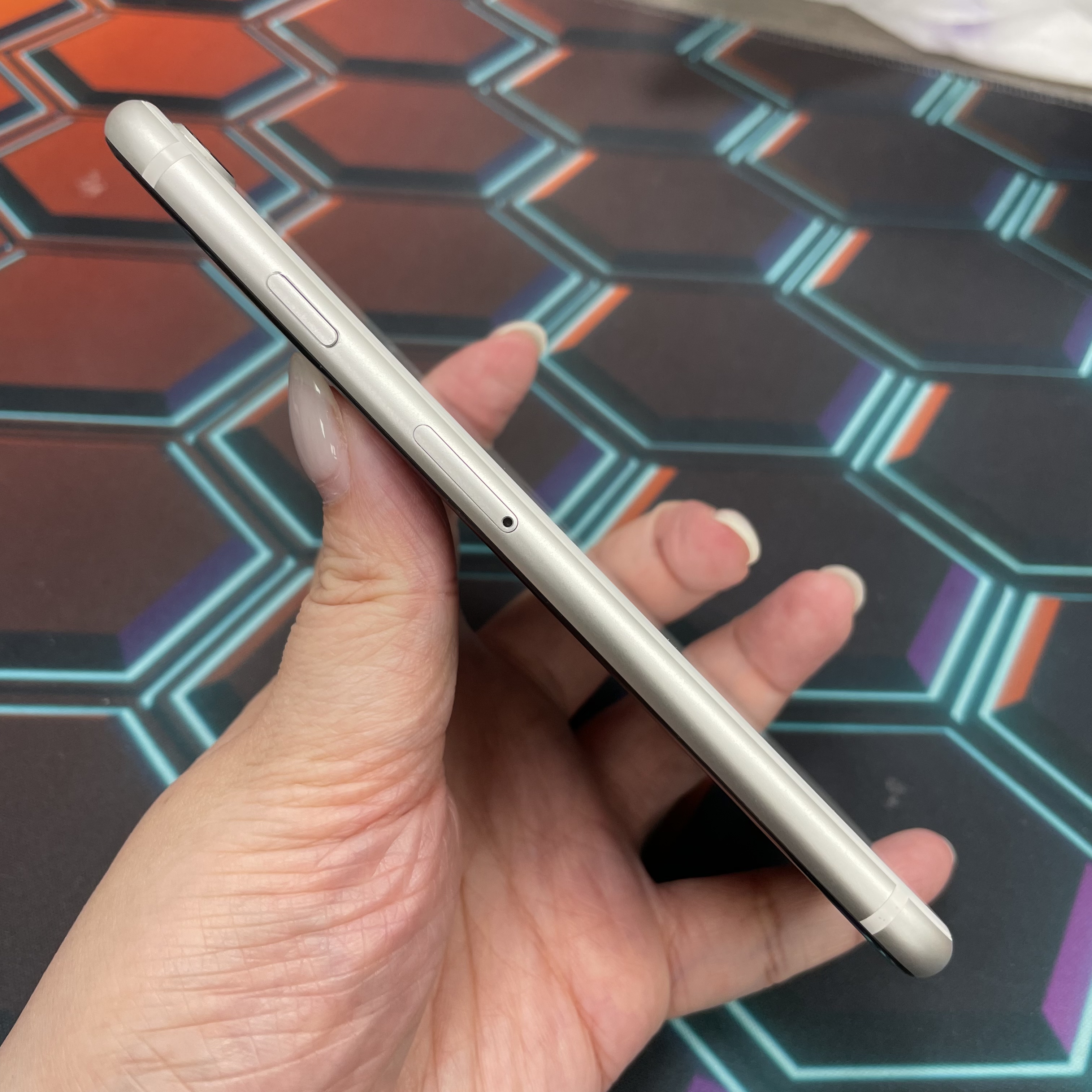 *6630 SE2 完美機 64GB 電76 白色 white