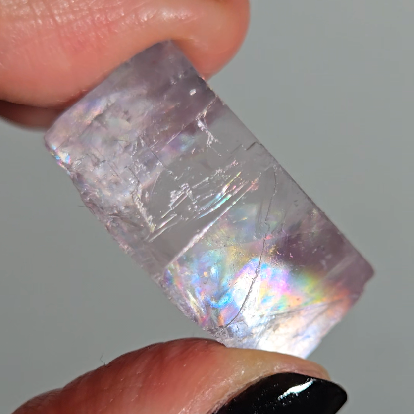 Purple calcite cube with rainbows - PC8