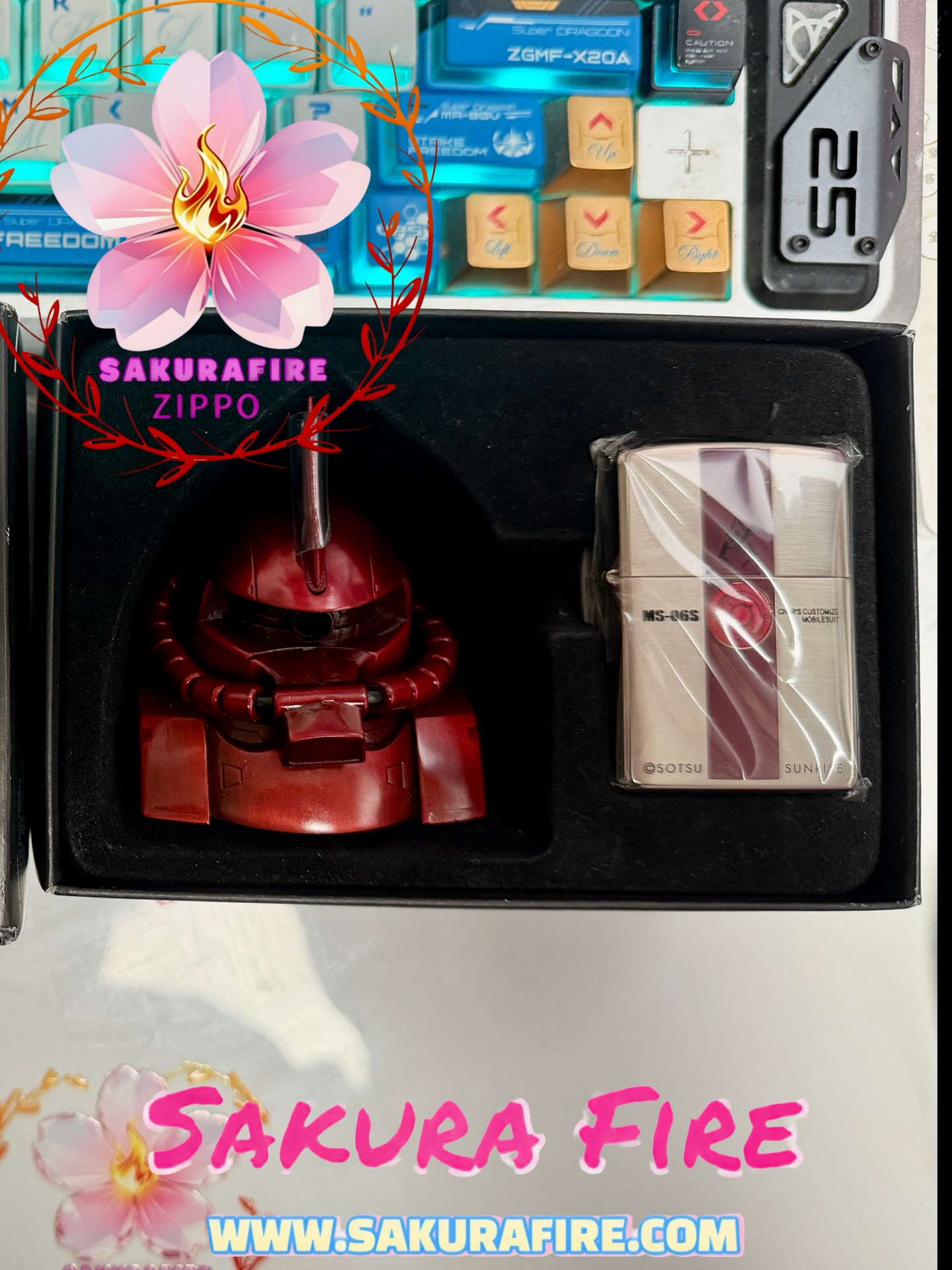 🔥Zippo🔥2006年 日版 《機動戰士-高達》一年戰爭系列 紅色渣古 貼章連底座型 收藏款 鍍銀古董絕版打火機套裝